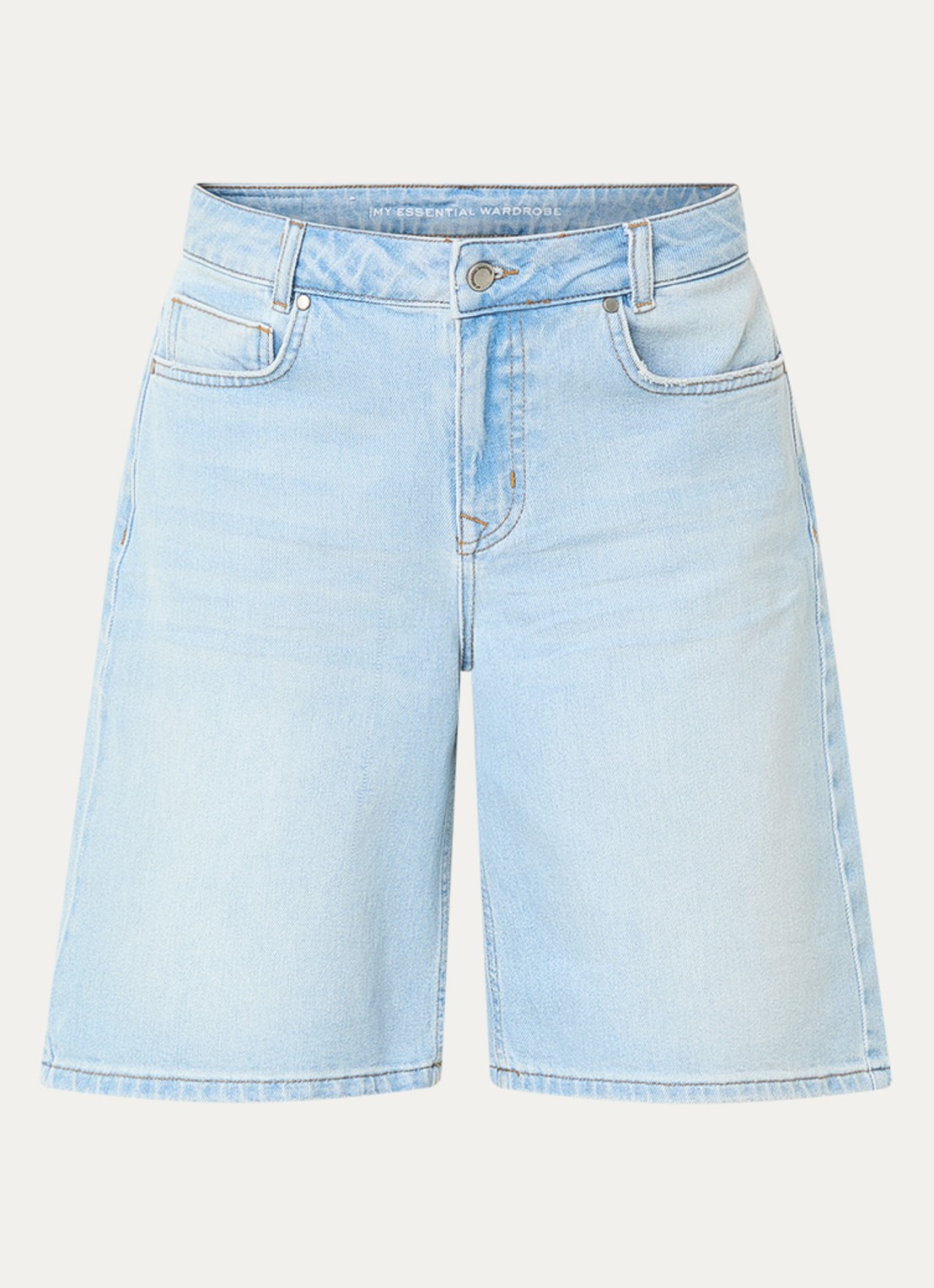 My Essential Wardrobe Zita high waist wide fit korte broek van denim met steekzakken  - voorkant 2 lichtblauw