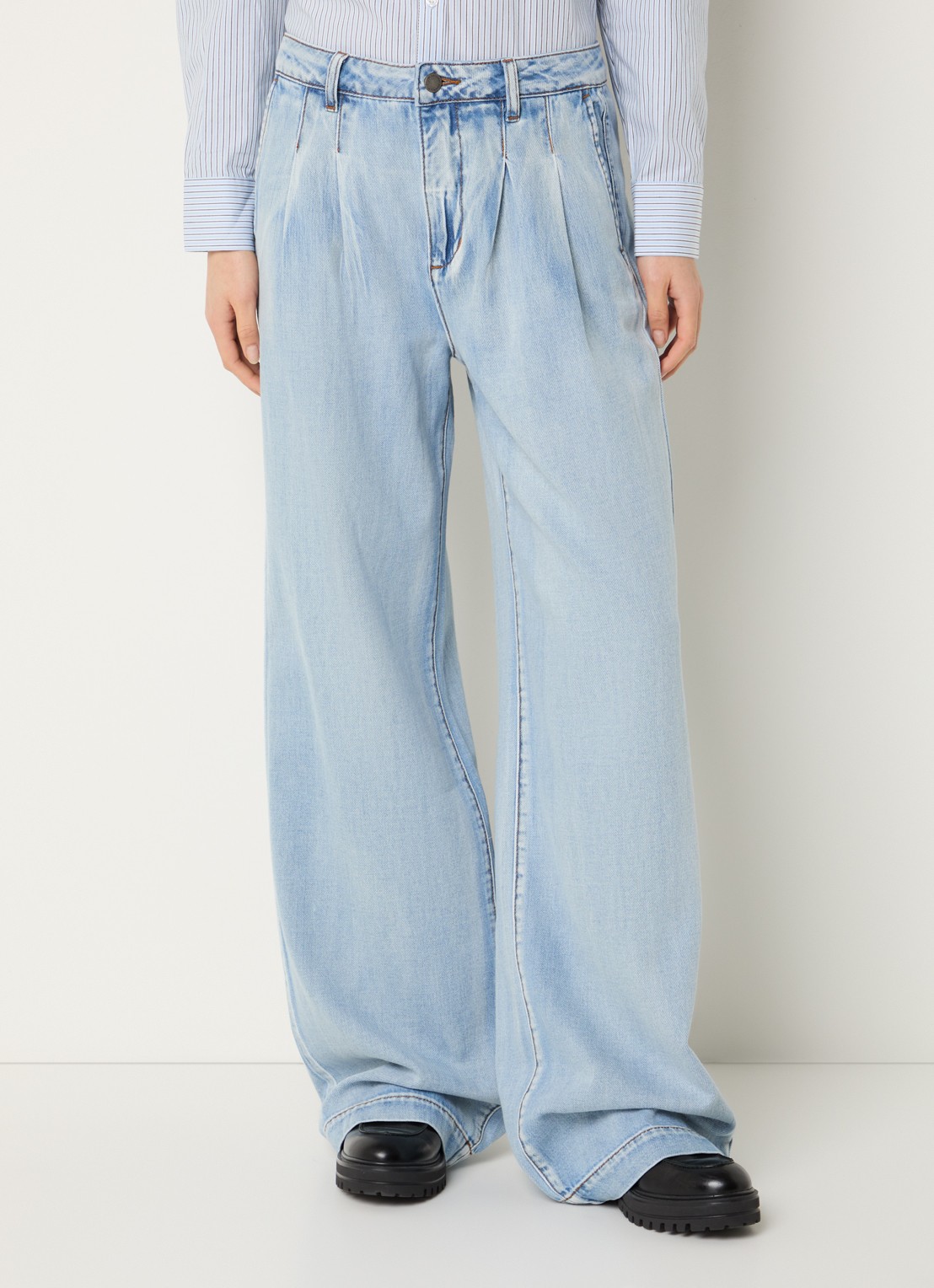 My Essential Wardrobe Zito 171 high waist wide leg jeans - detail 2 lichtblauw