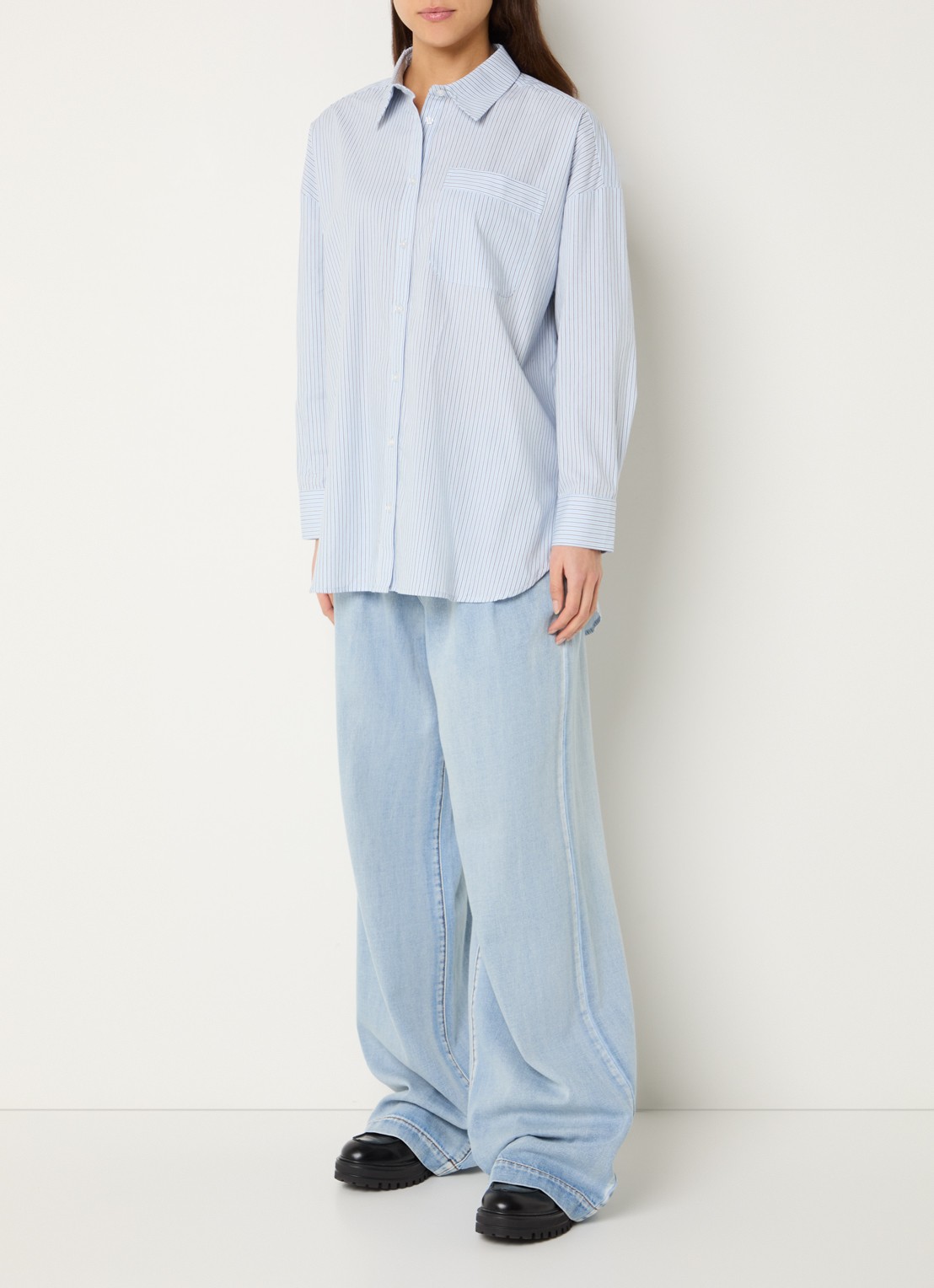 My Essential Wardrobe Zito 171 high waist wide leg jeans - voorkant 4 lichtblauw