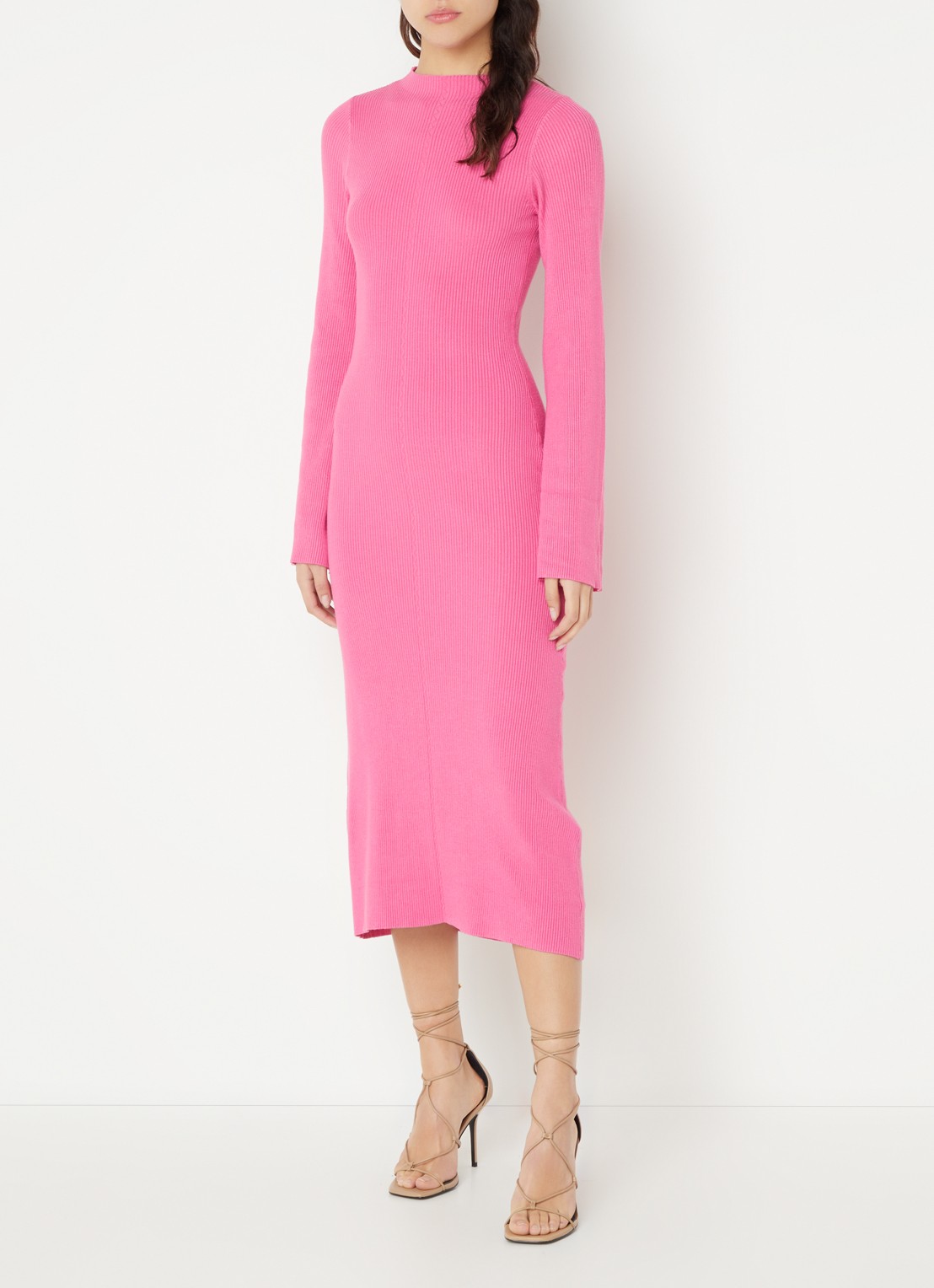 NA-KD Ribgebreide midi trui-jurk met lage col - voorkant 3 roze