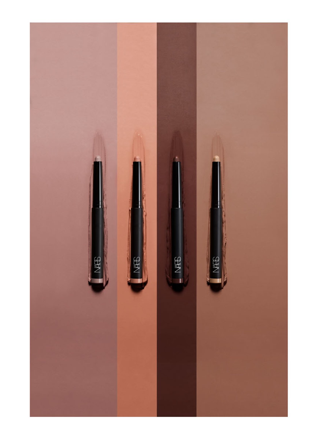 NARS Total Seduction Eyeshadow Stick - oogschaduwstick - detail 4 stripdown