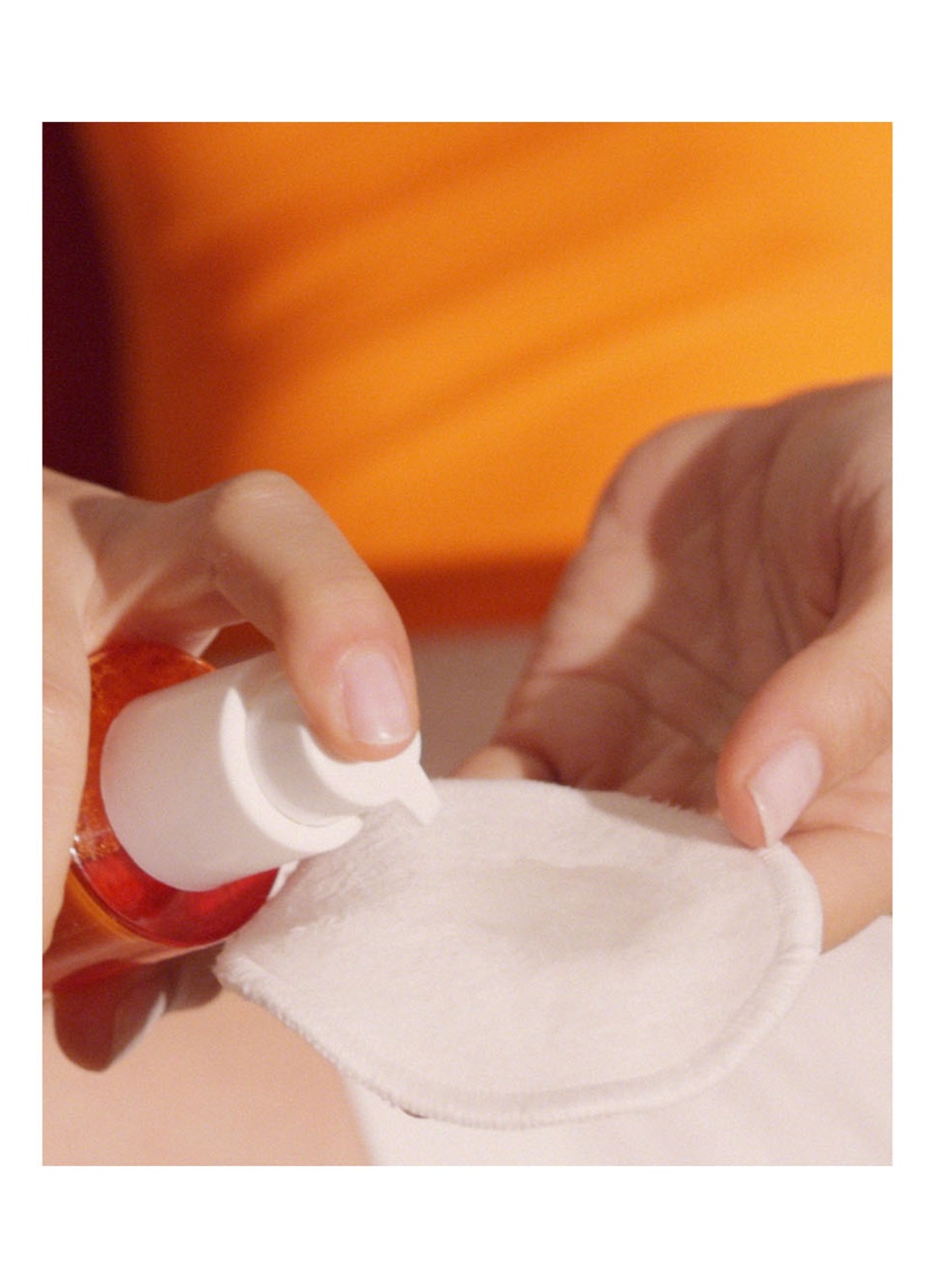 Natura Bissé C+C Vitamin Cleansing Water - reinigingsolie - detail 5 beige