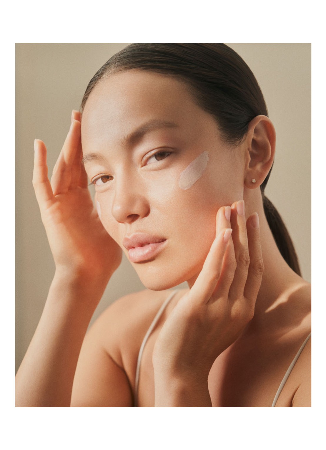 Natura Bissé Diamond Luminous Spf50 PA+++ Oil Free Brilliant Sun Prot - getinte dagcrème - detail 3 beige