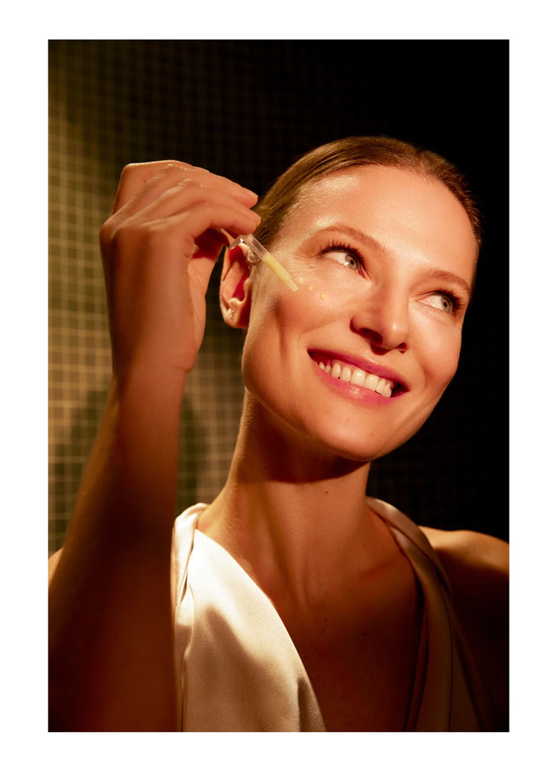 Natura Bissé ESI Retinol Night Renewal - serum - detail 4 beige
