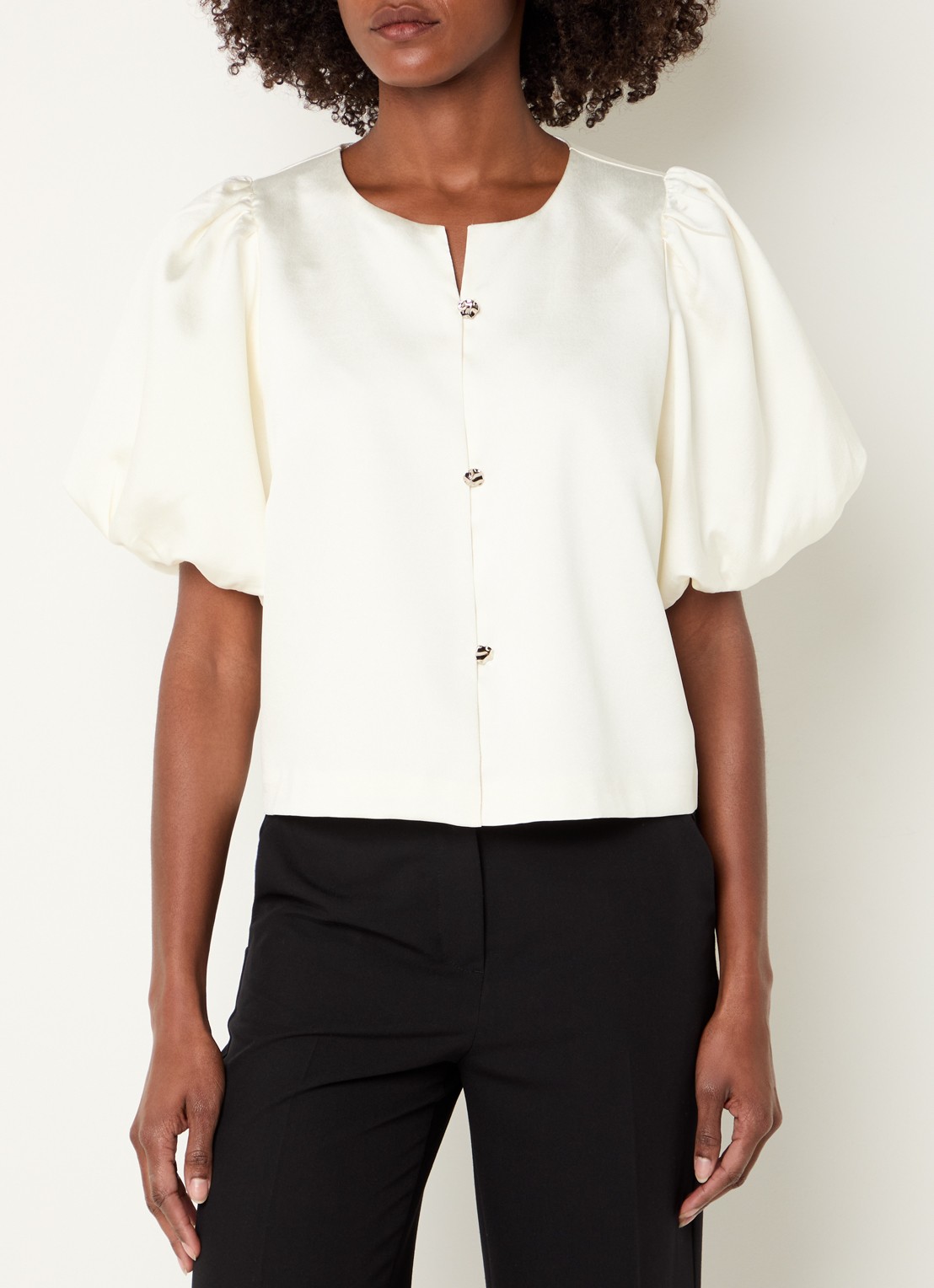 Neo Noir Aisa blouse van satijn - detail gebroken wit