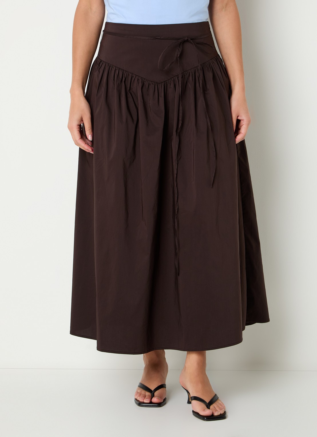 Neo Noir Anais maxi A-lijn rok met strikceintuur - detail 4 chocoladebruin