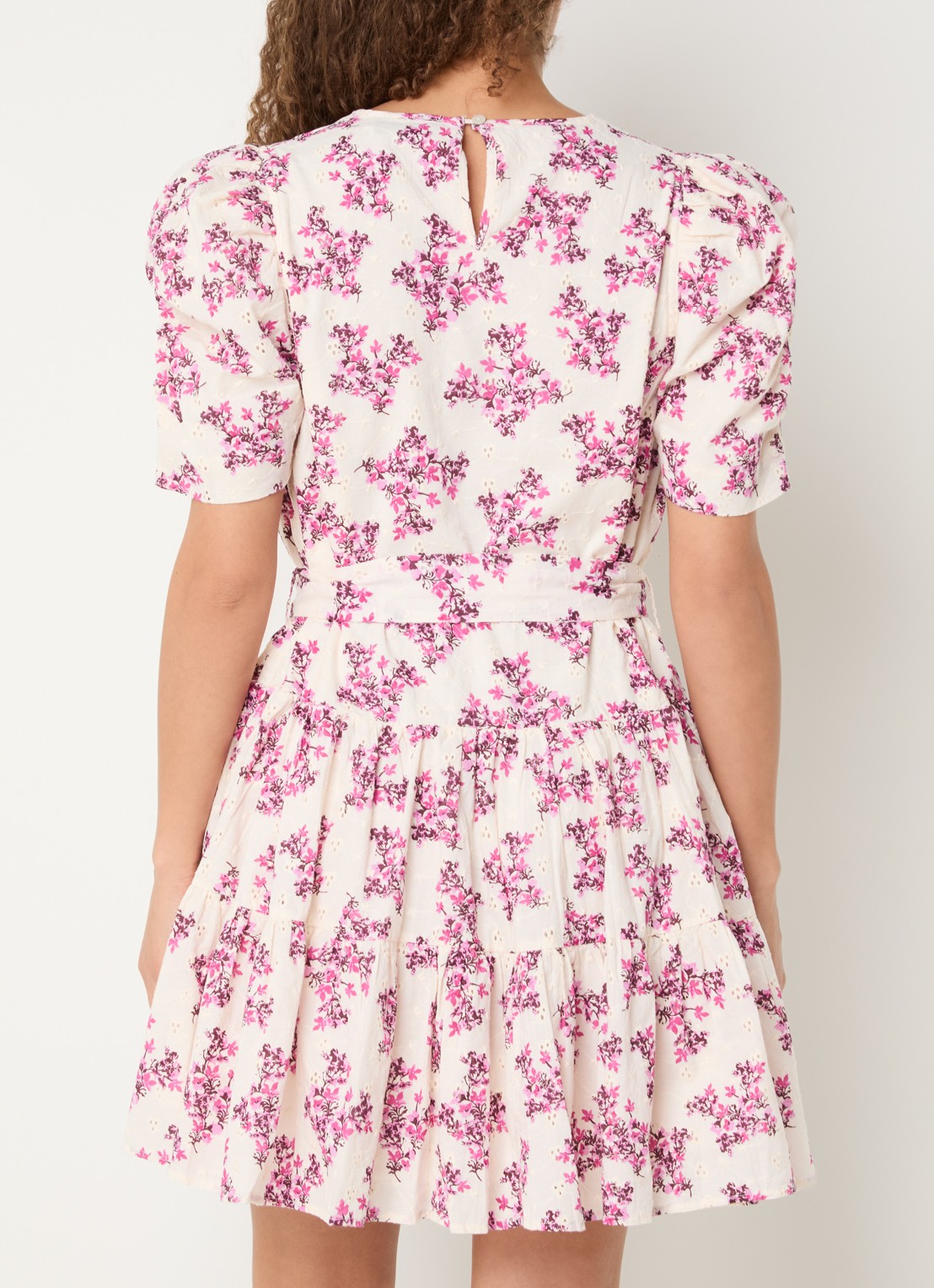Neo Noir Annitas Starling mini jurk met bloemenprint en pofmouw - achterkant 4 fuchsia