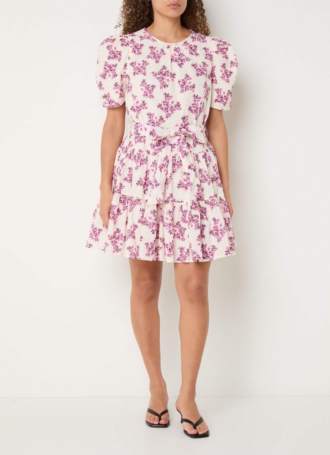 Neo Noir Annitas Starling mini jurk met bloemenprint en pofmouw - voorkant 2 fuchsia