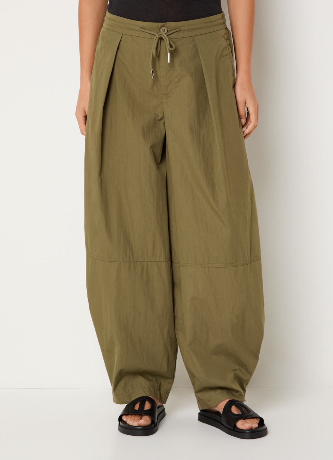 Neo Noir Bernie high waist wide fit broek met steekzakken - detail legergroen