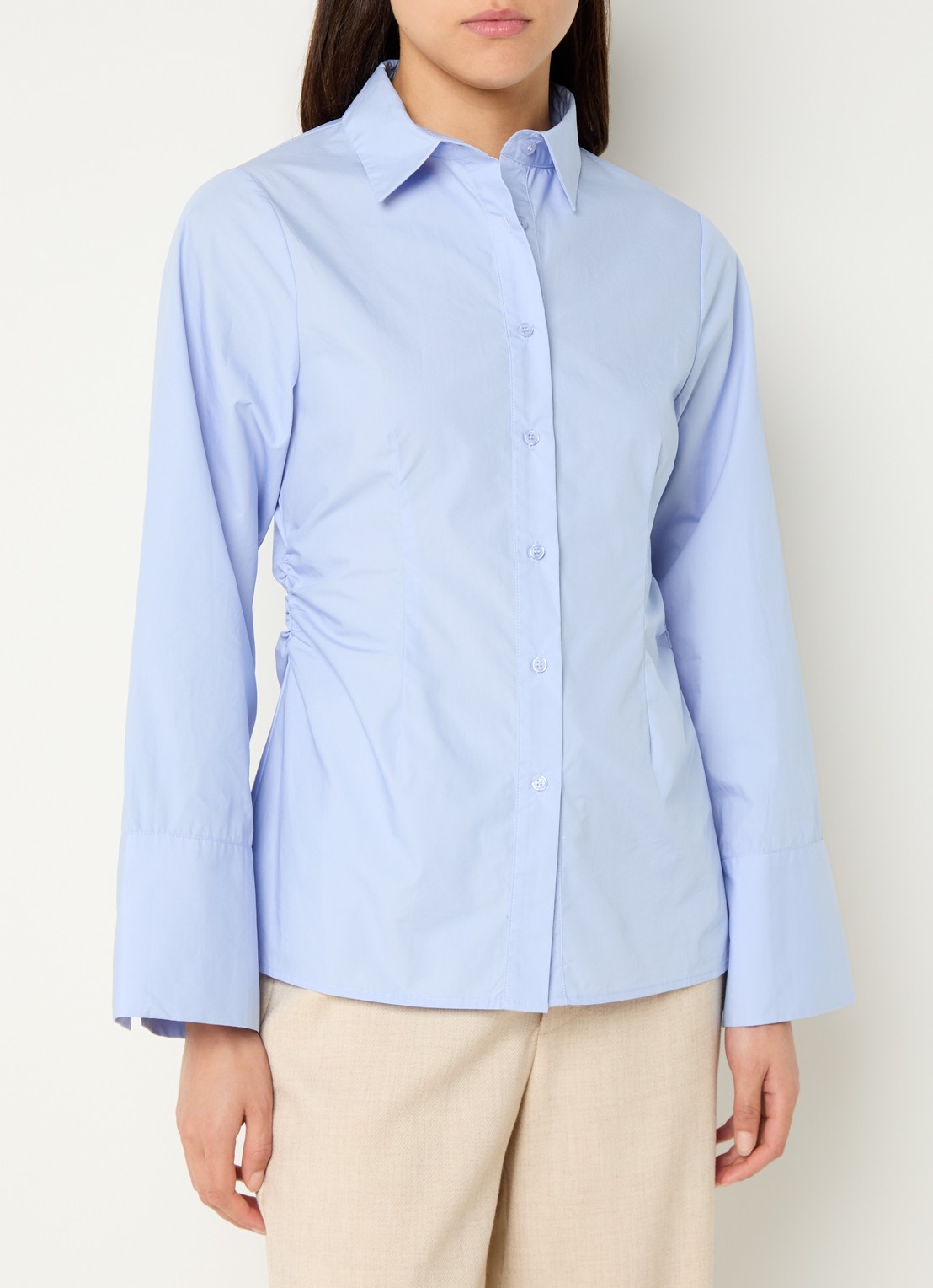 Neo Noir Caroli blouse met plooidetail - detail lichtblauw