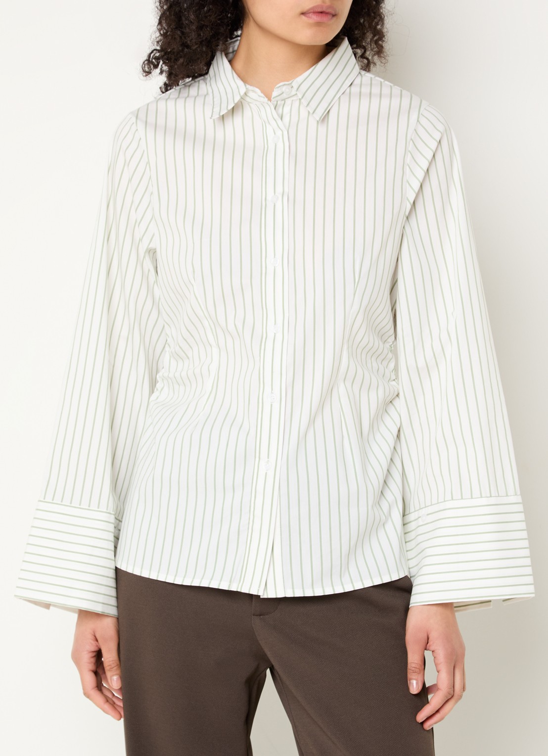 Neo Noir Caroli blouse met streepprint en plooidetail - detail groen
