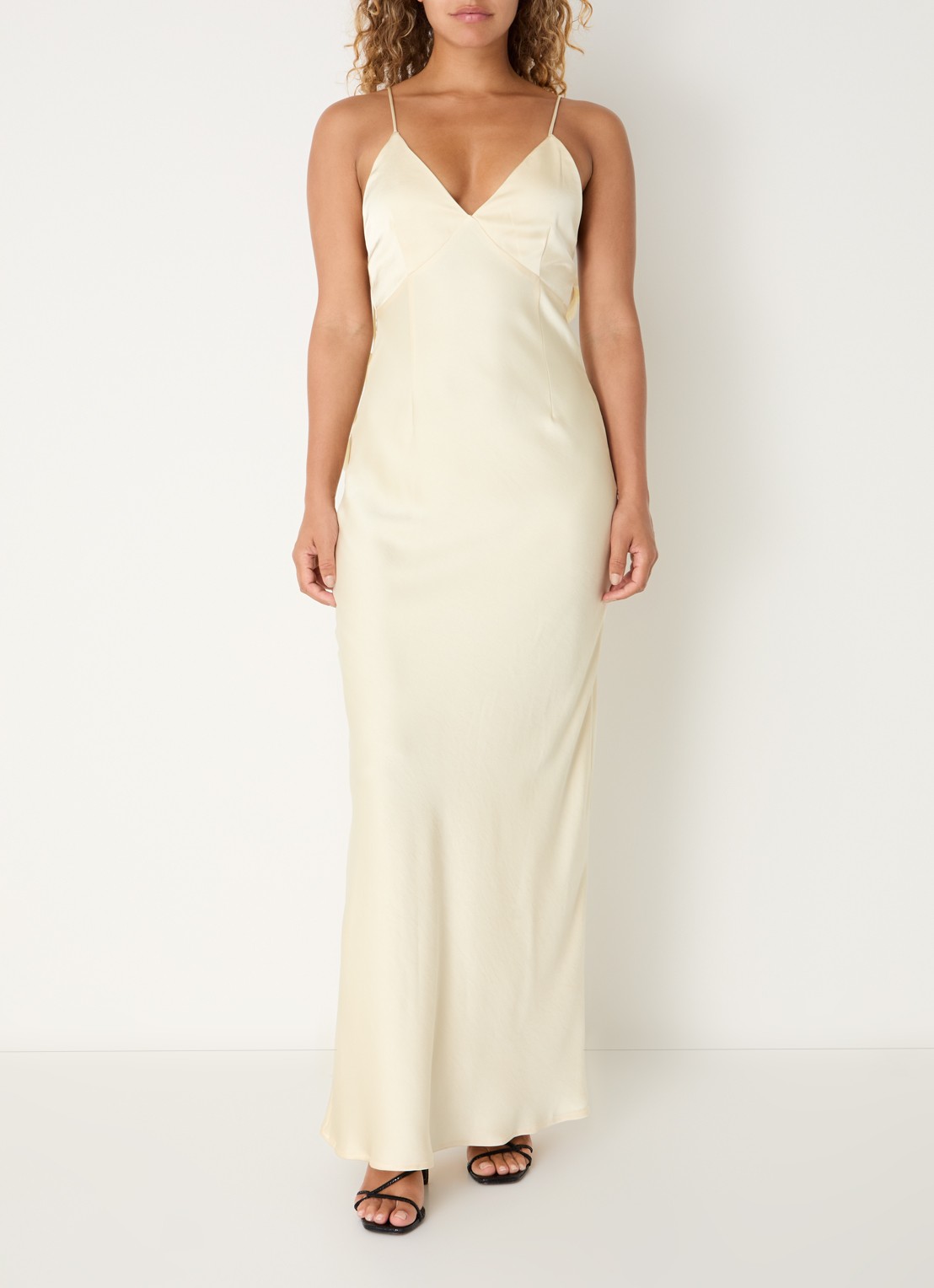 Neo Noir Colly maxi avondjurk met applicatie - detail lichtgeel