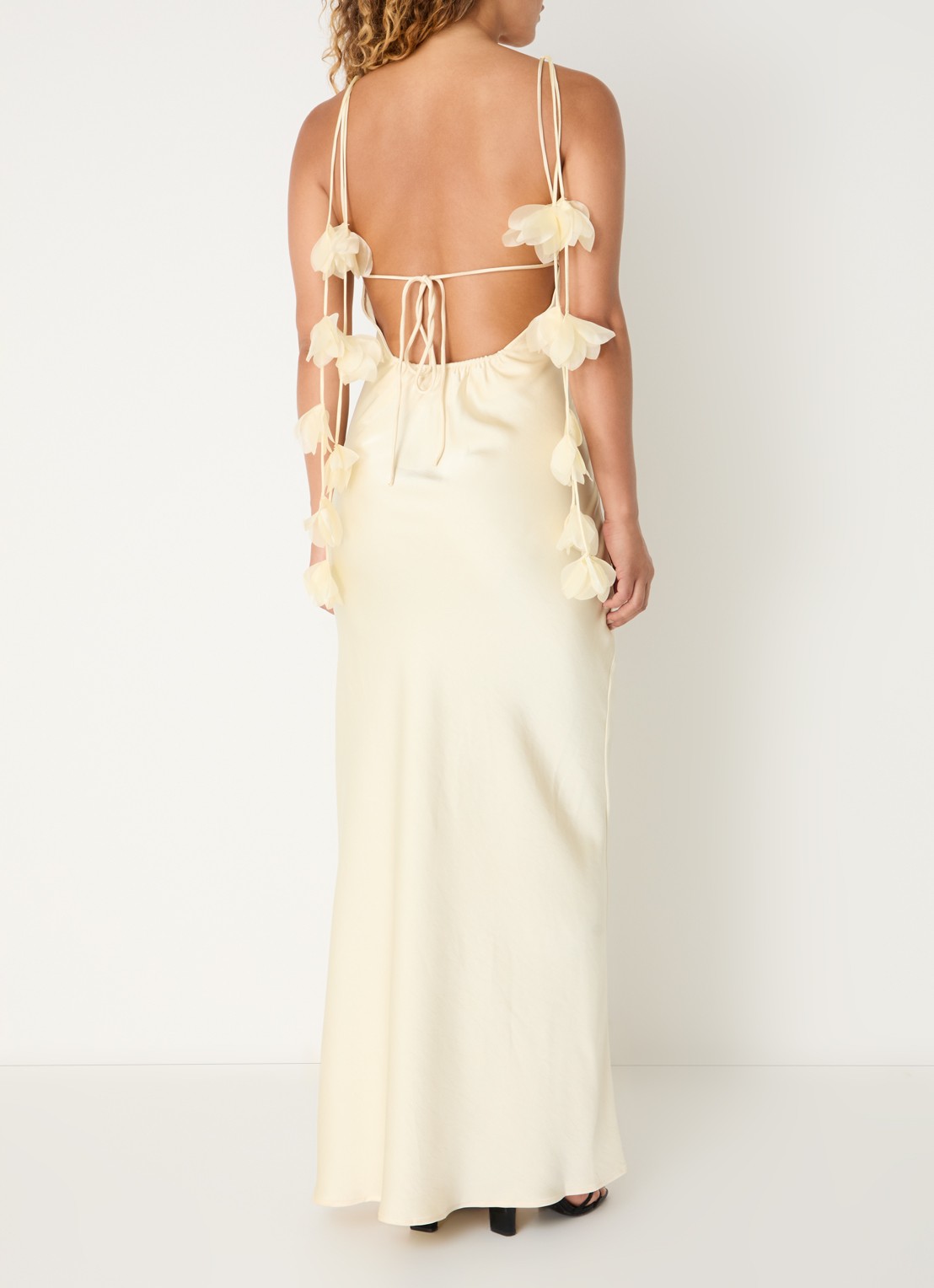 Neo Noir Colly maxi avondjurk met applicatie - voorkant 4 lichtgeel