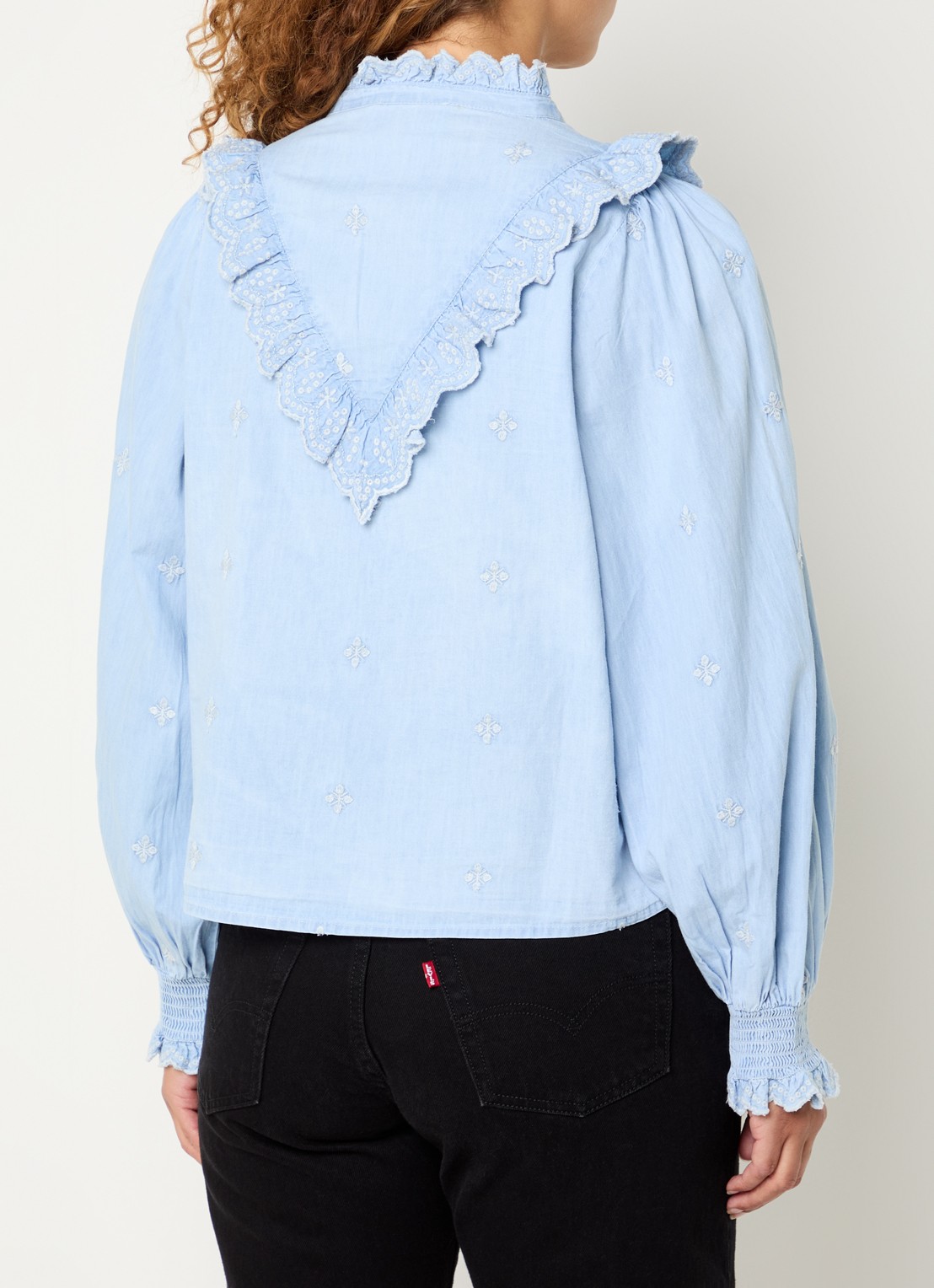 Neo Noir Degas blouse met bloemborduring - achterkant lichtblauw