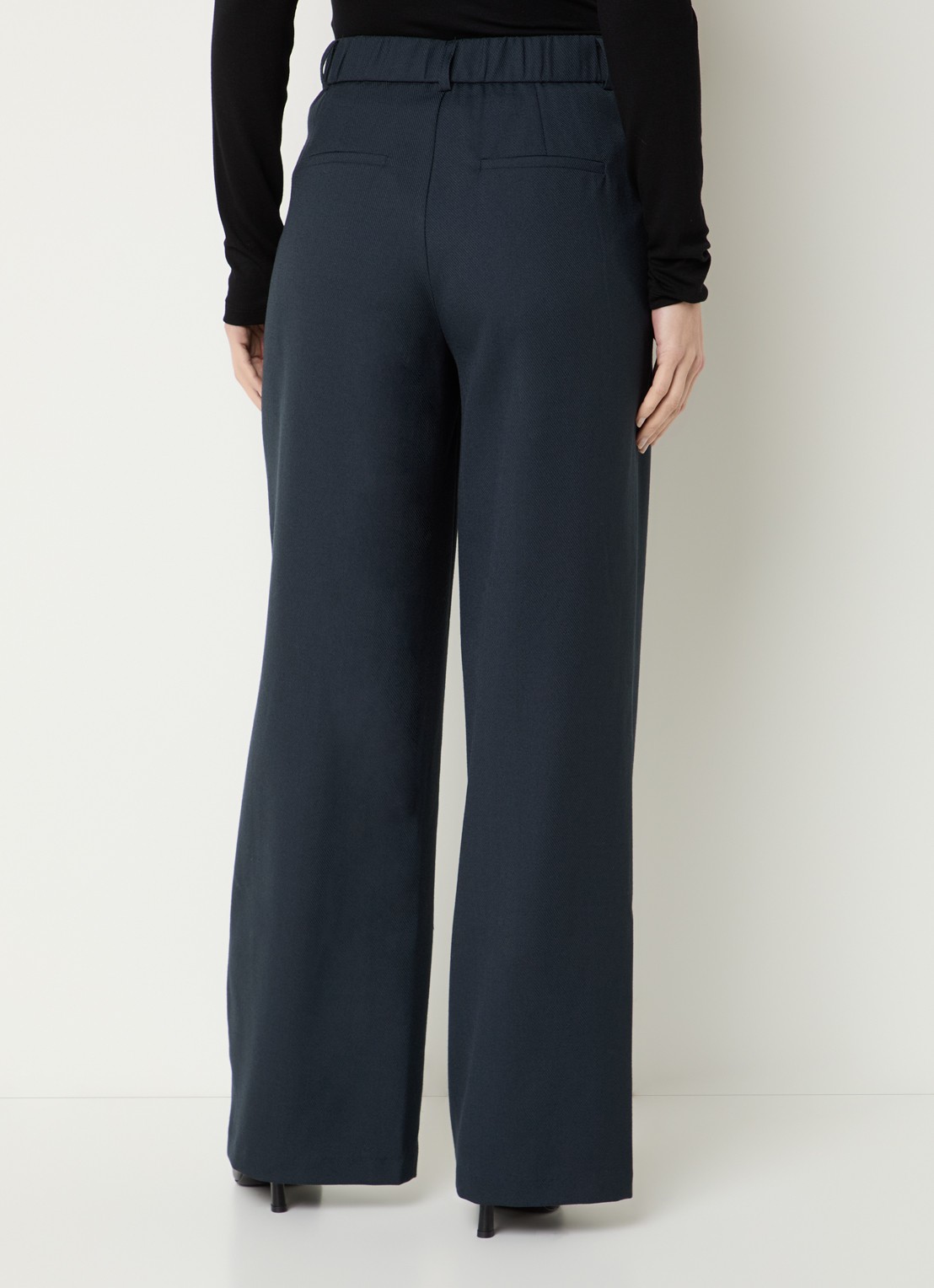 Neo Noir Emmett high waist straight fit pantalon met steekzakken - achterkant donkerblauw
