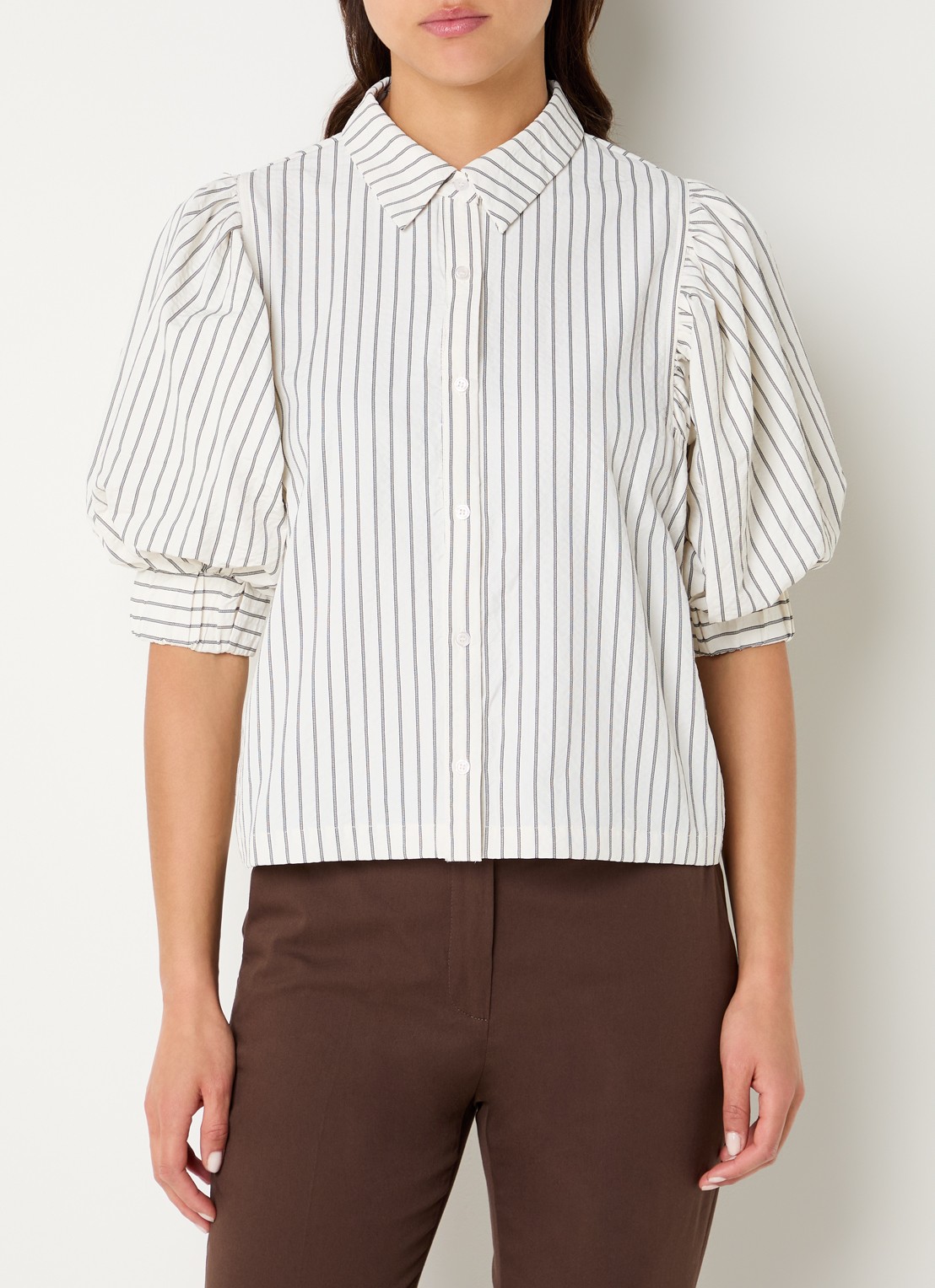 Neo Noir Etta blouse met ballonmouw en streepprint - detail gebroken wit