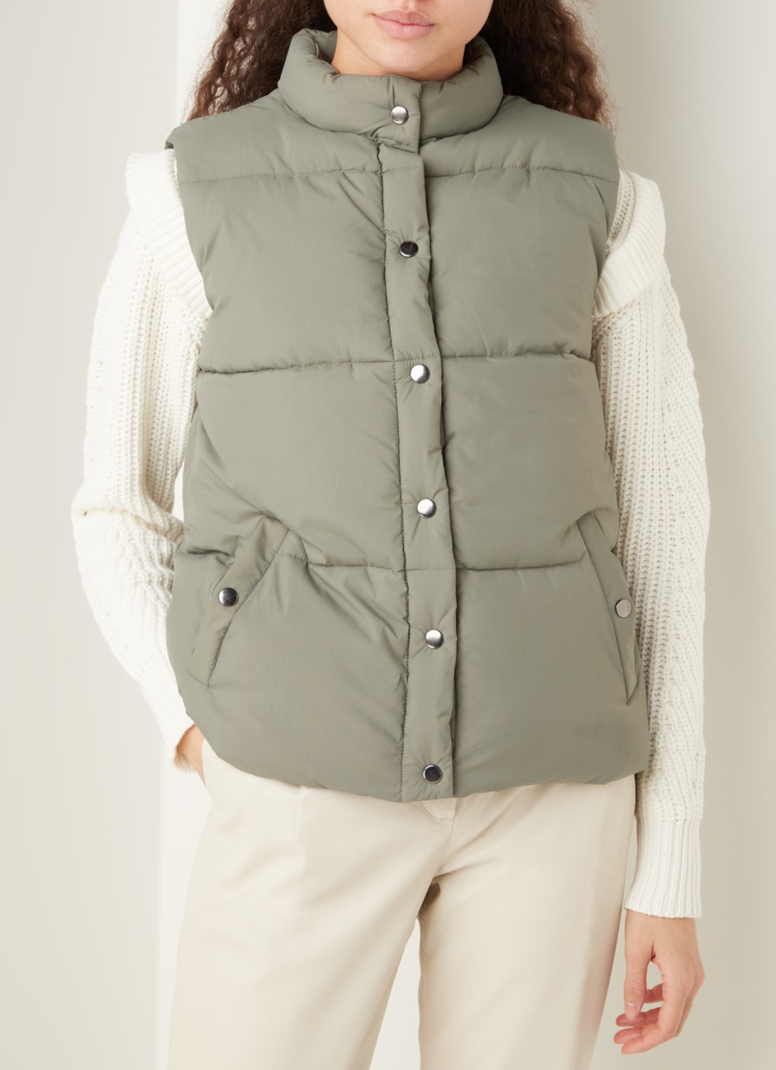Neo Noir Frankie gewatteerde bodywarmer met steekzakken - detail 2 grijs