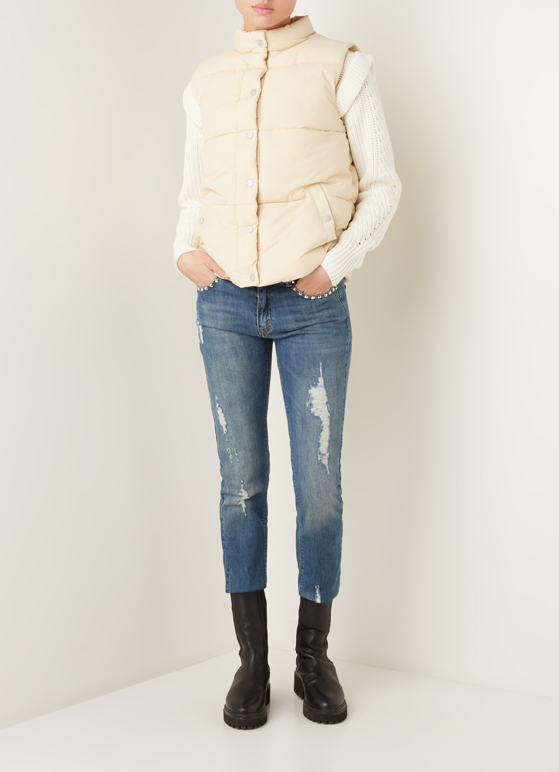 Neo Noir Frankie gewatteerde bodywarmer met steekzakken - voorkant 3 creme