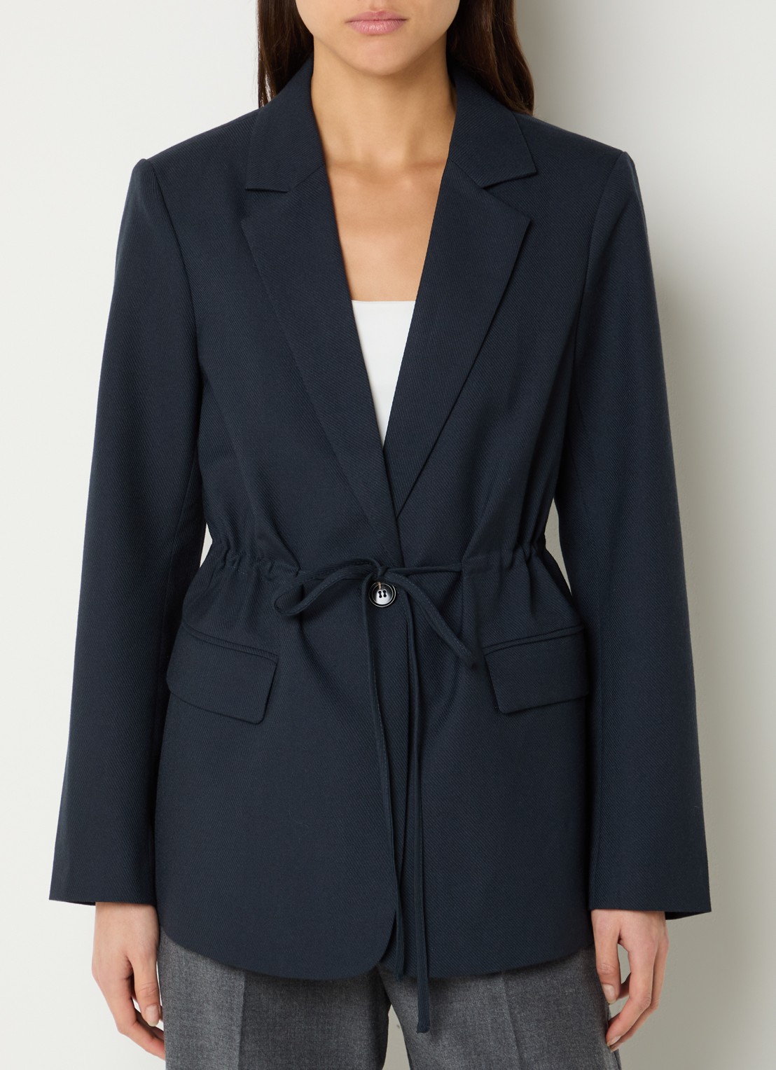 Neo Noir Jemmie blazer met schoudervulling en ceintuur - detail 2 donkerblauw