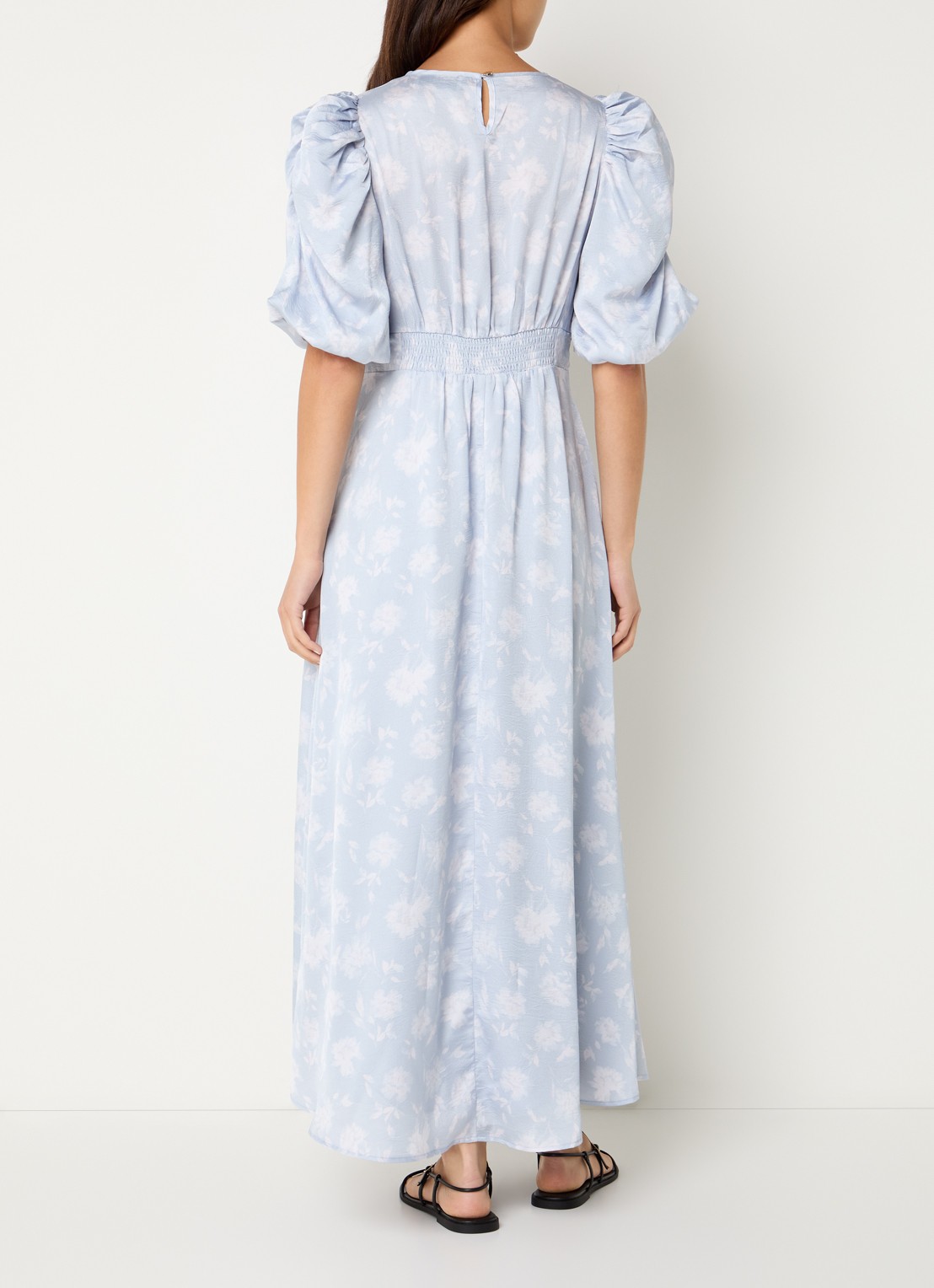 Neo Noir Kikka maxi jurk met bloemenprint - achterkant 2 lichtblauw