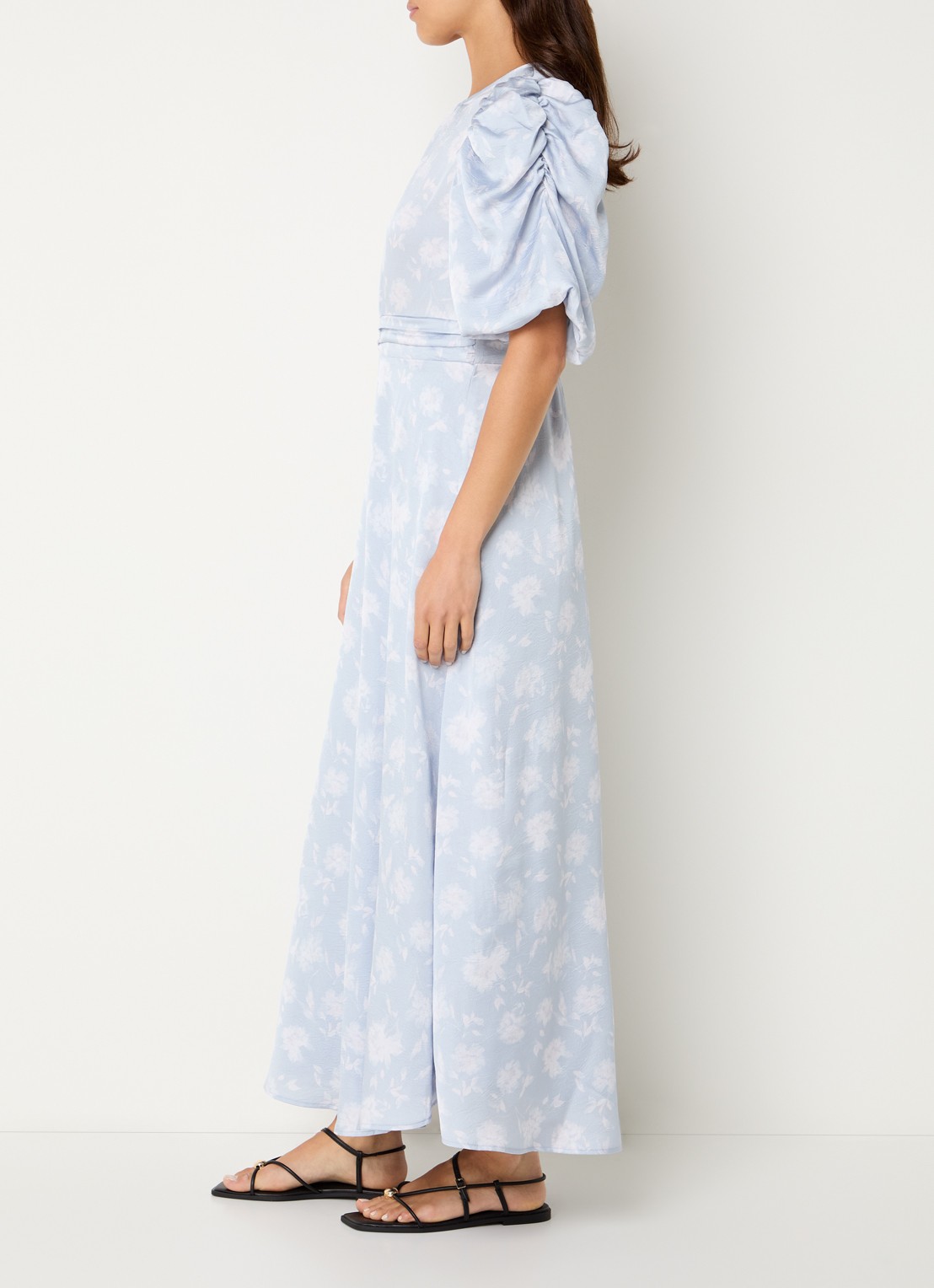 Neo Noir Kikka maxi jurk met bloemenprint - voorkant 4 lichtblauw