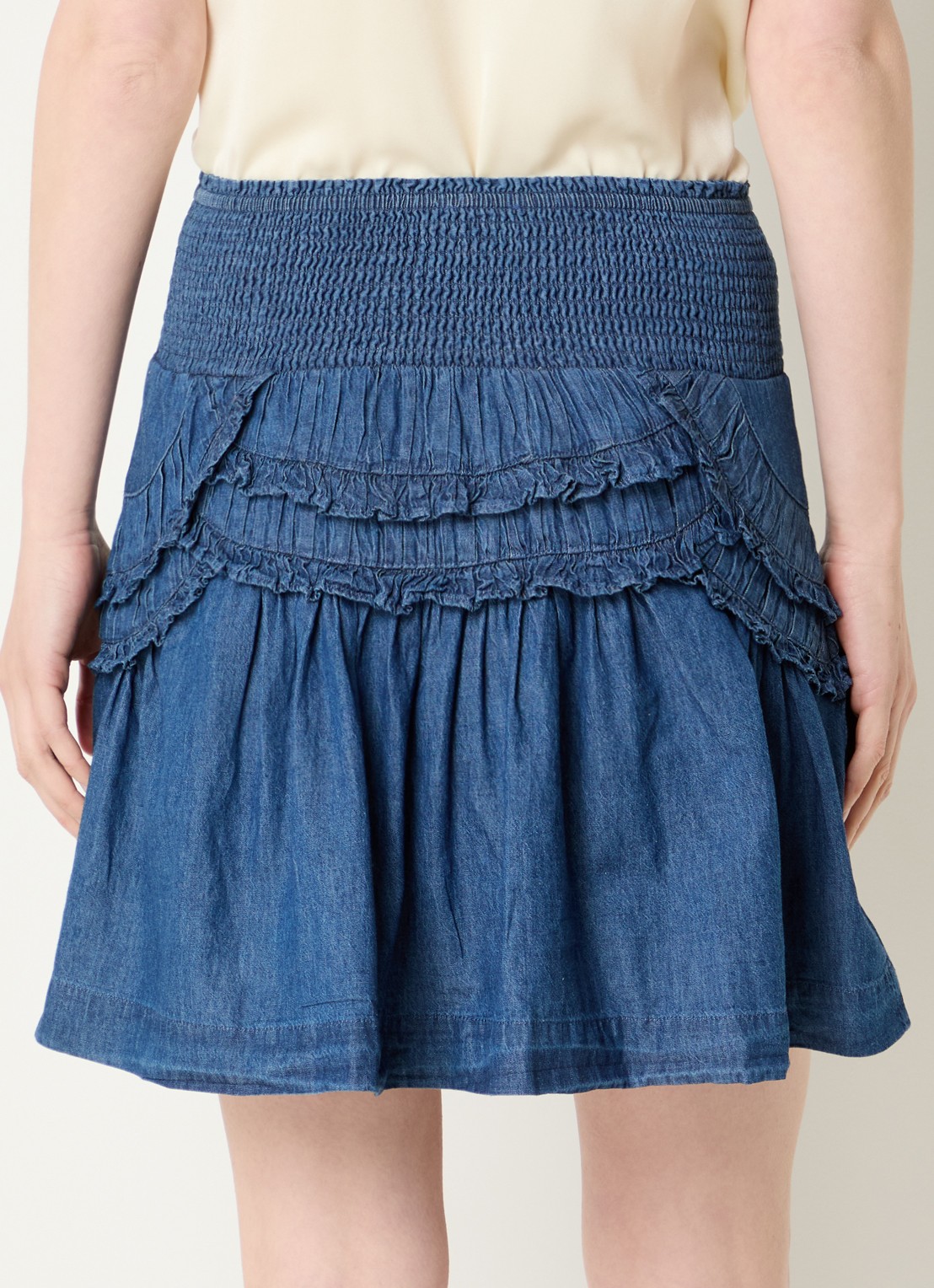 Neo Noir Maliah minirok van denim met smockwerk  - achterkant indigo