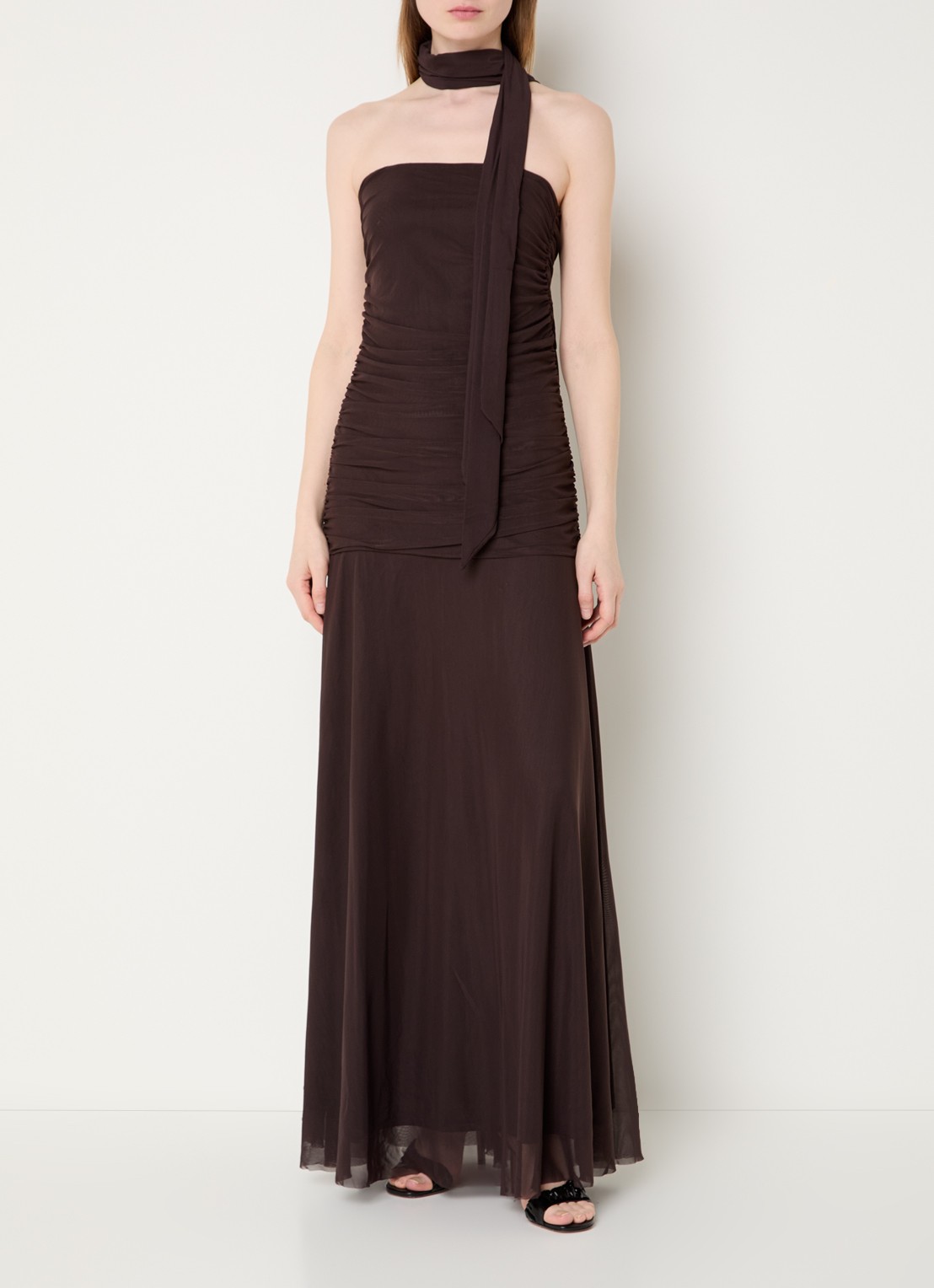 Neo Noir Misi maxi jurk van mesh met sjaalkraag - detail 2 donkerbruin