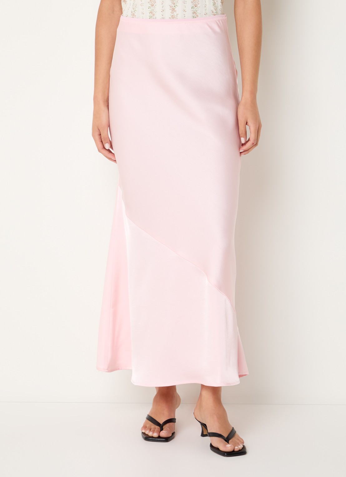 Neo Noir Ninad high waist midi A-lijn rok van satijn  - detail 4 lichtroze