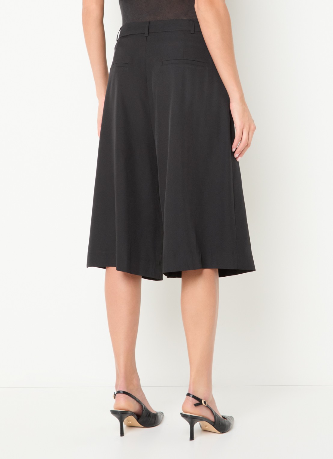 Neo Noir Rima high waist wide fit korte pantalon met plooidetail - achterkant 3 zwart