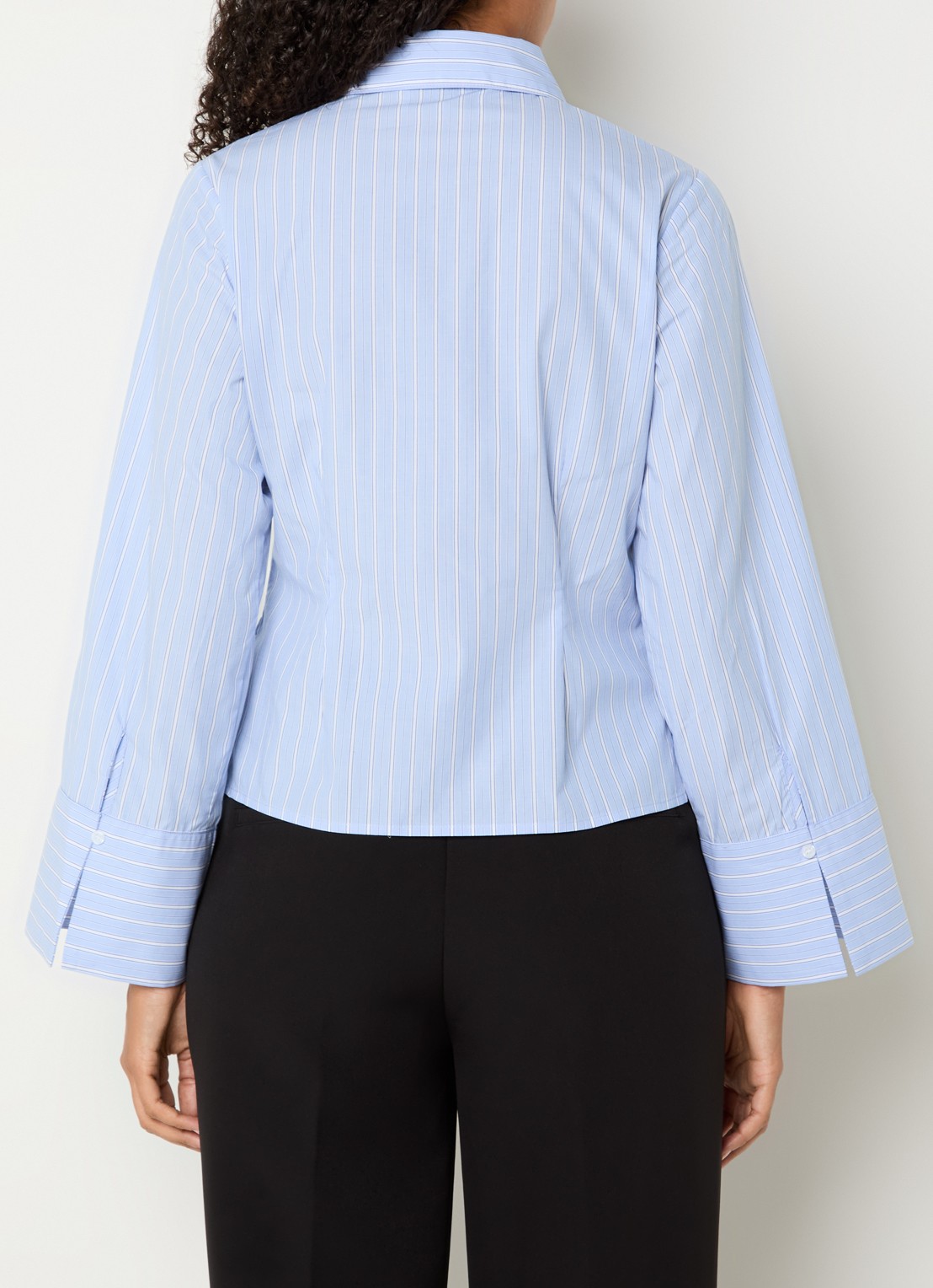 Neo Noir Rosa cropped blouse met streepprint - achterkant 4 lichtblauw