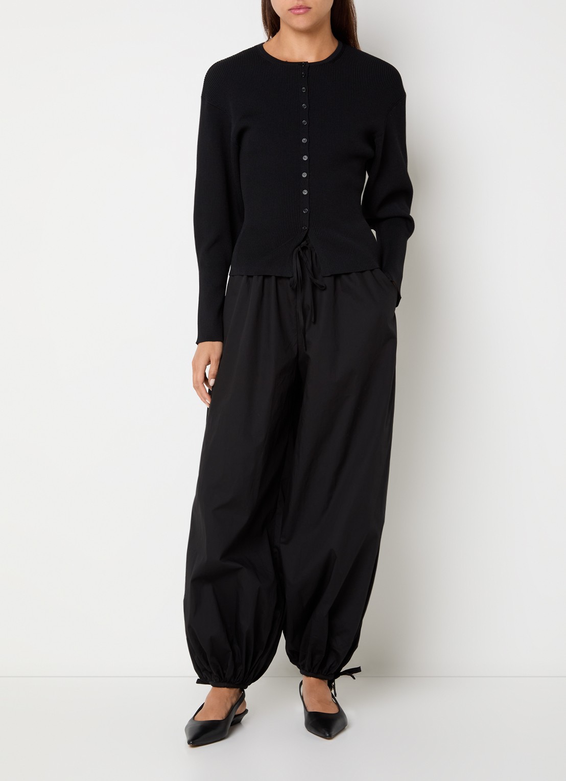 Neo Noir Roxane high waist balloon fit broek met steekzakken - voorkant 2 zwart