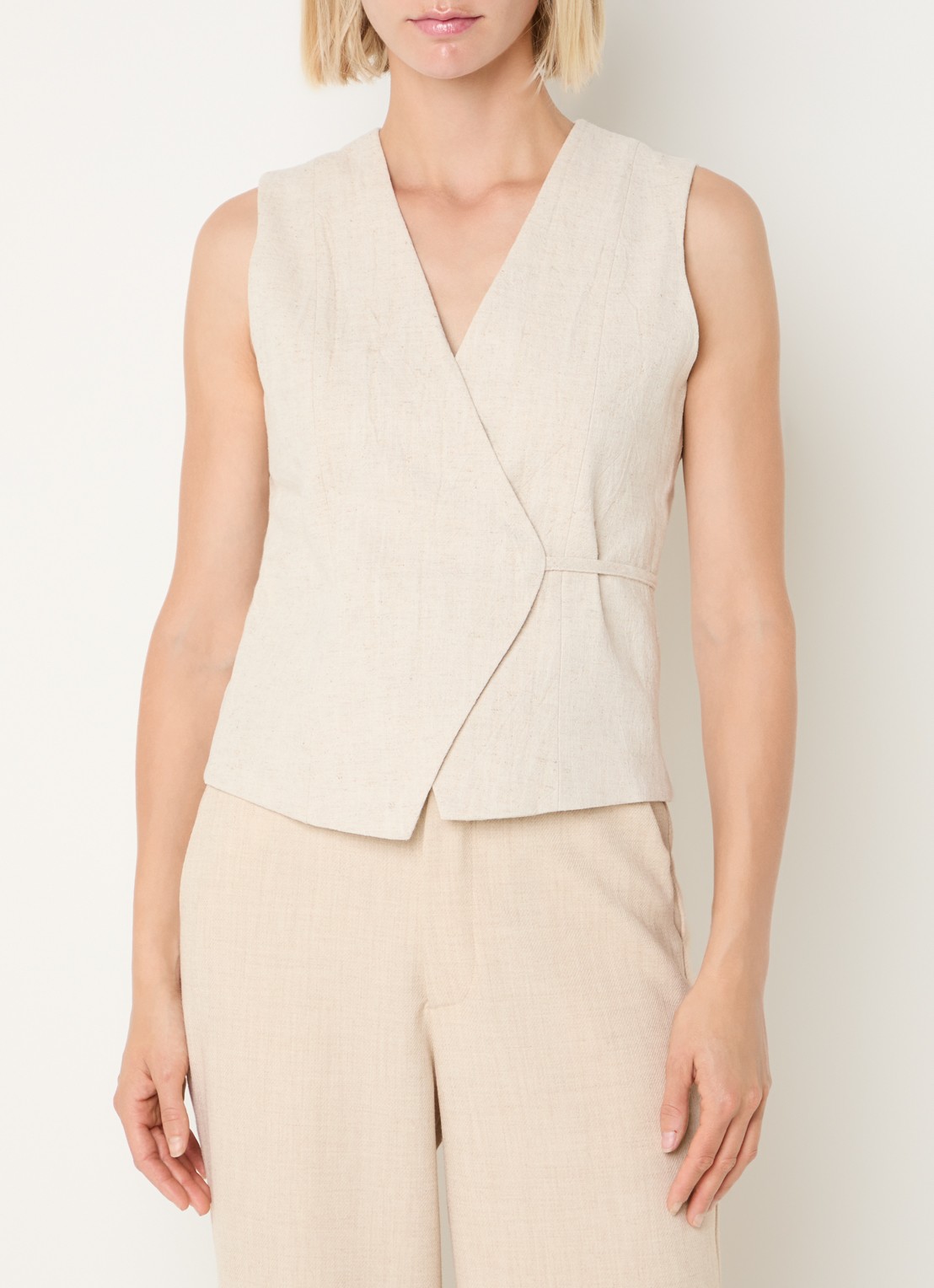 Neo Noir Samara gilet in linnenblend - detail 4 beige