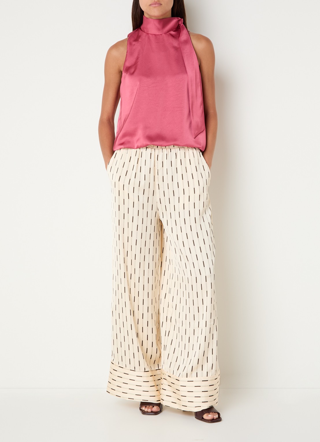 Neo Noir Sora high waist wide fit pantalon met print - voorkant 4 creme