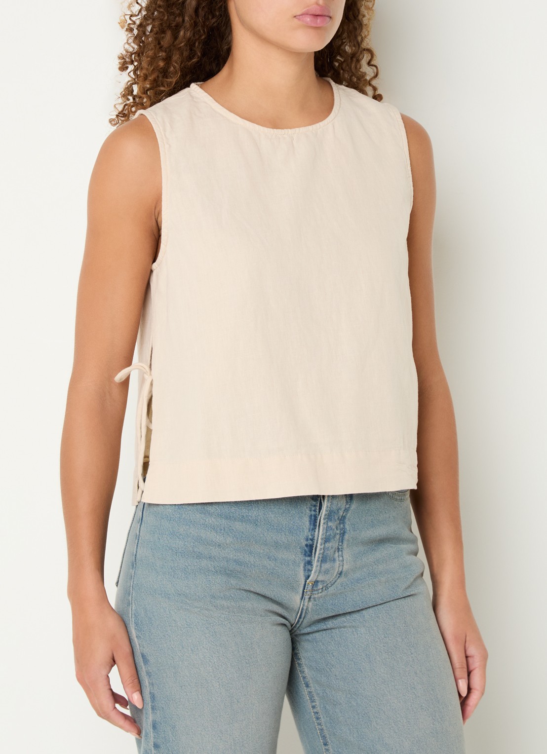 Neo Noir Svetlana top in linnenblend met strikdetail - detail 2 zand