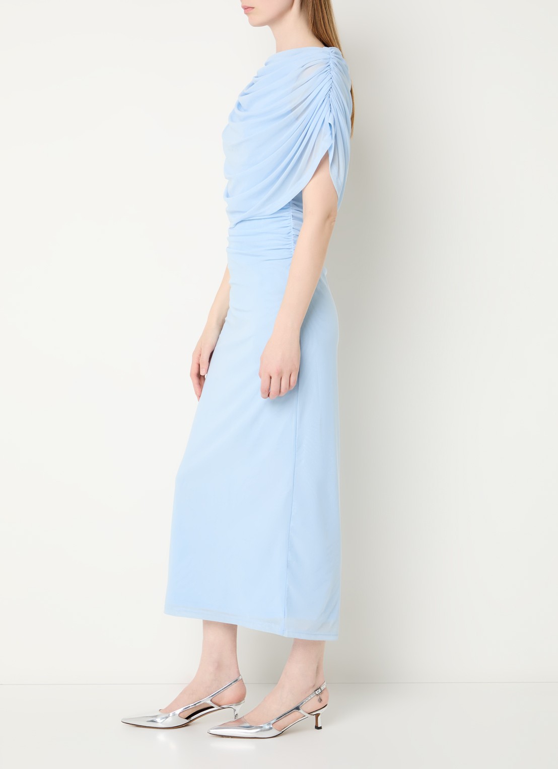 Neo Noir Tottuna off shoulder midi jurk met gedrapeerd detail - voorkant 4 lichtblauw