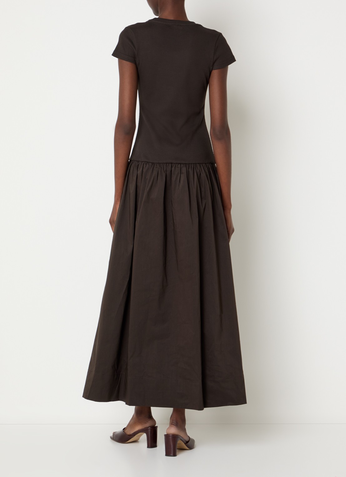 Neo Noir Tuscany maxi jurk met steekzakken - achterkant 4 chocoladebruin