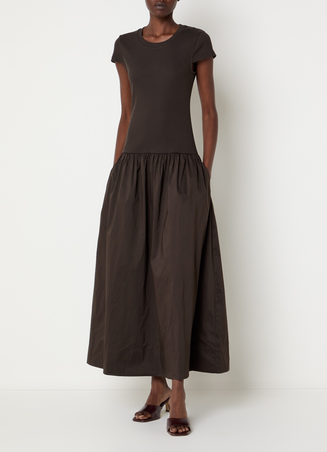 Neo Noir Tuscany maxi jurk met steekzakken - detail 3 chocoladebruin