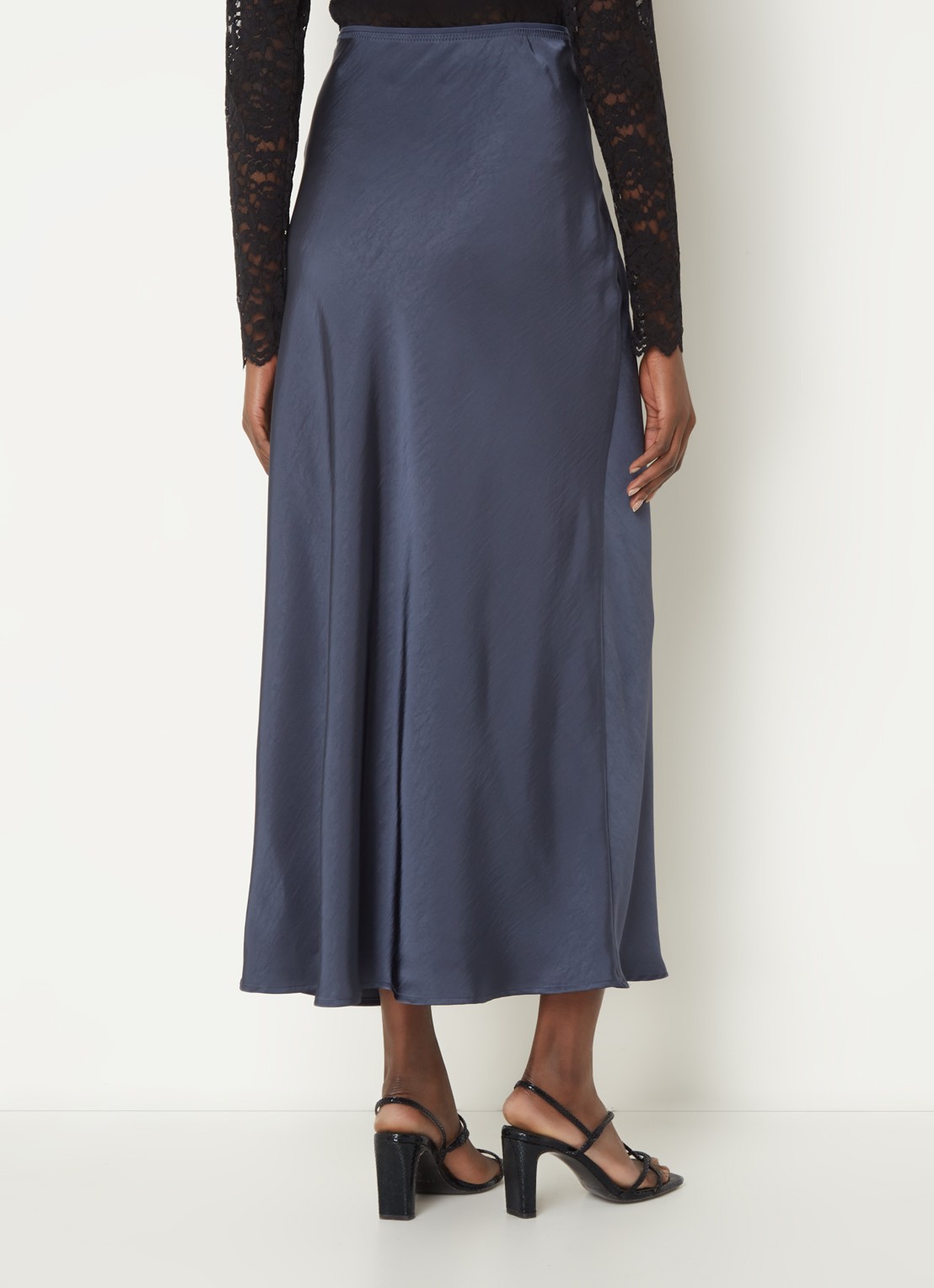 Neo Noir Vicky maxi rok van satijn - achterkant 4 staalblauw