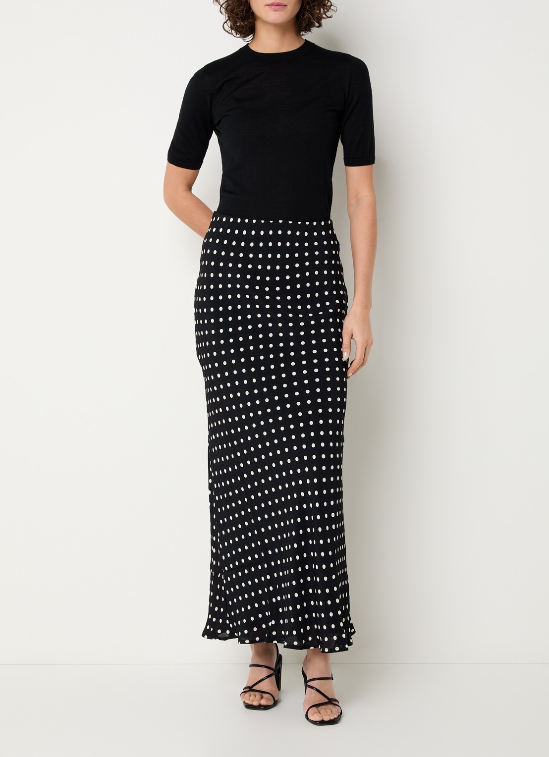 Neo Noir Viso maxi rok met stippenprint - voorkant 3 zwart