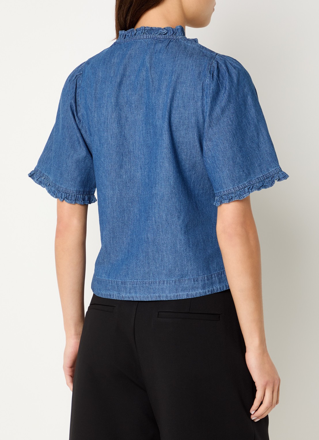 Neo Noir Wendia blouse van chambray met volant  - achterkant 4 indigo