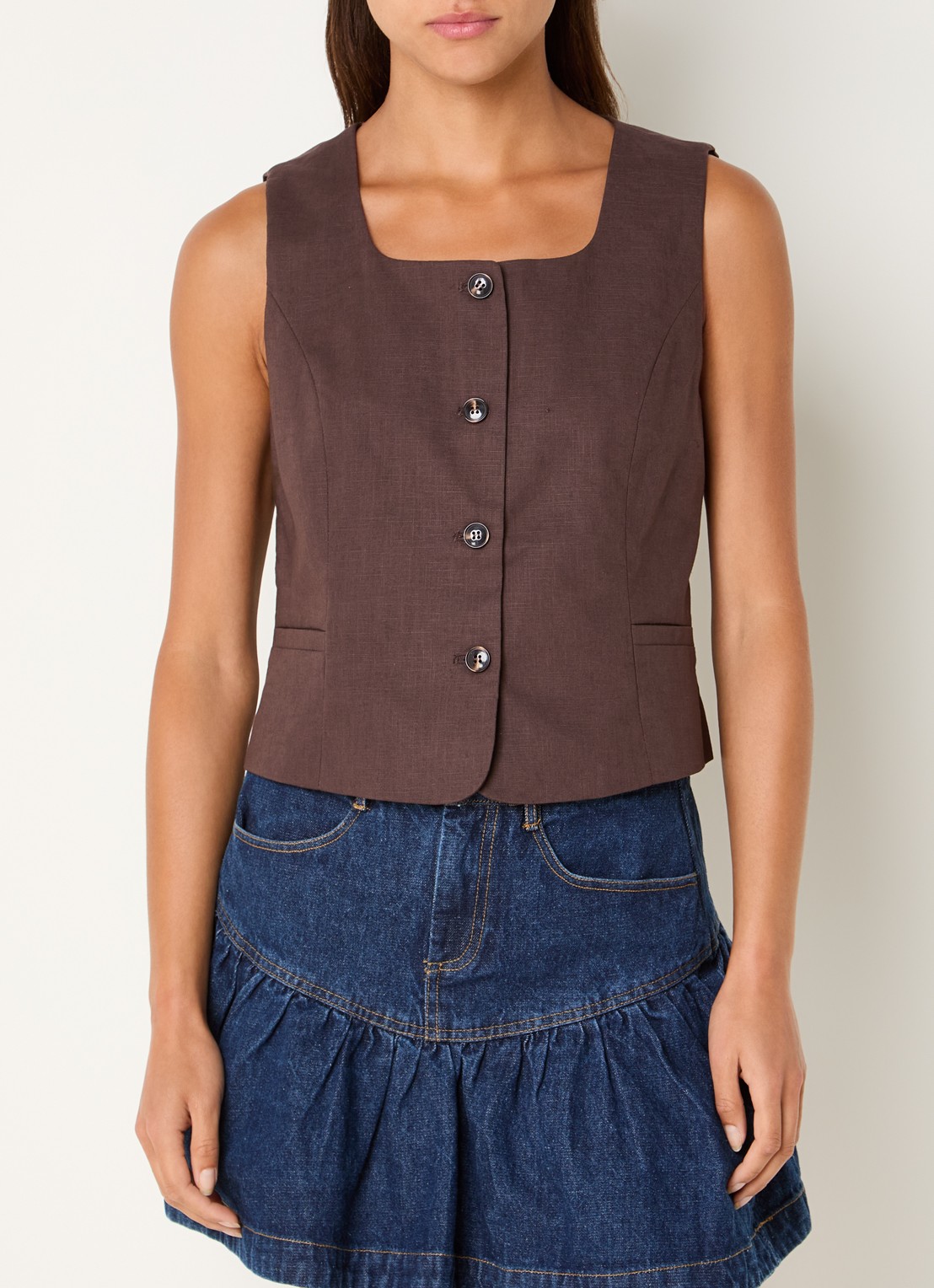 Neo Noir Yula gilet in linnenblend - detail 3 donkerbruin