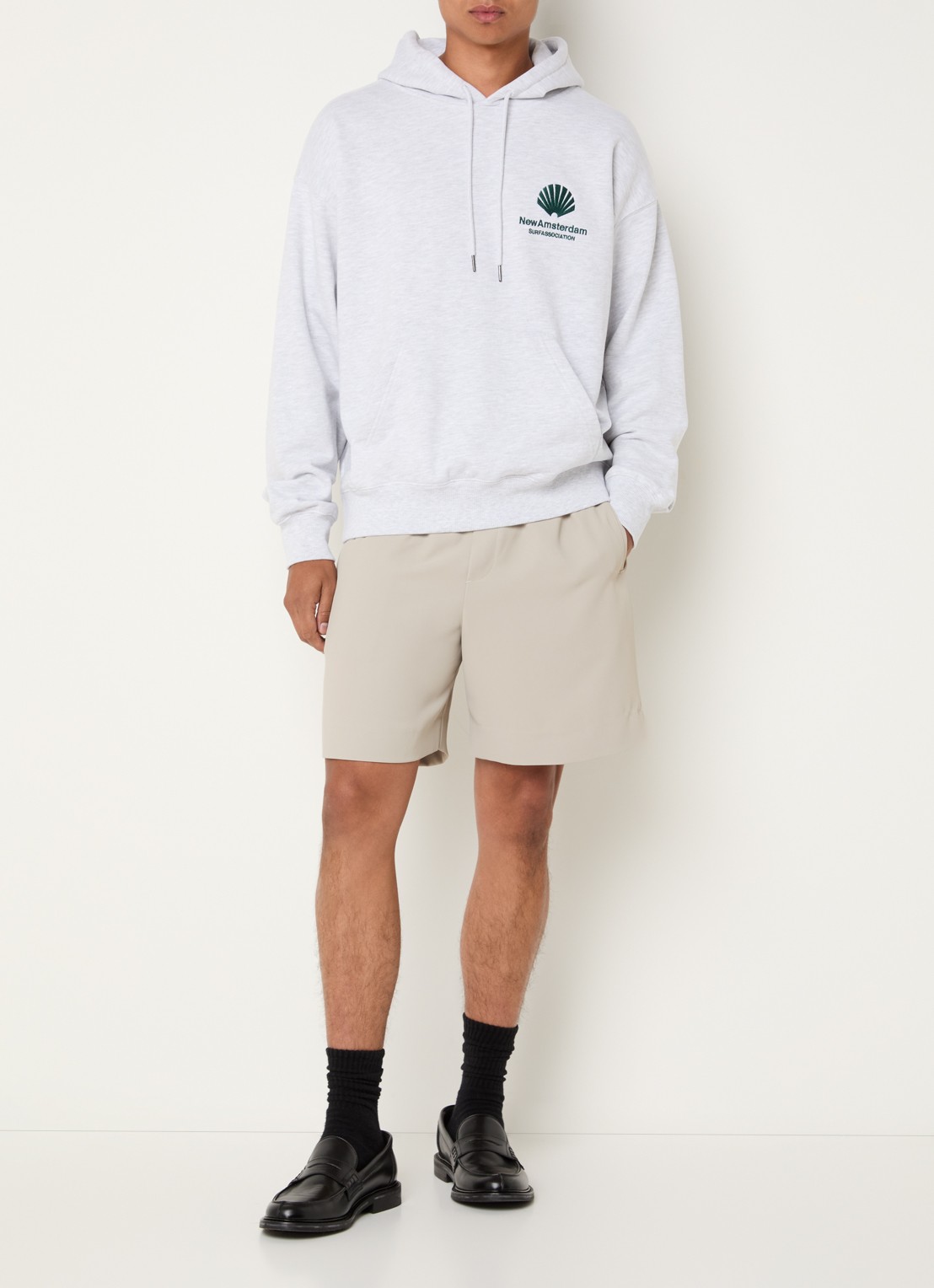 New Amsterdam Surf Association Hoodie met logoborduring - voorkant 4 grijsmele