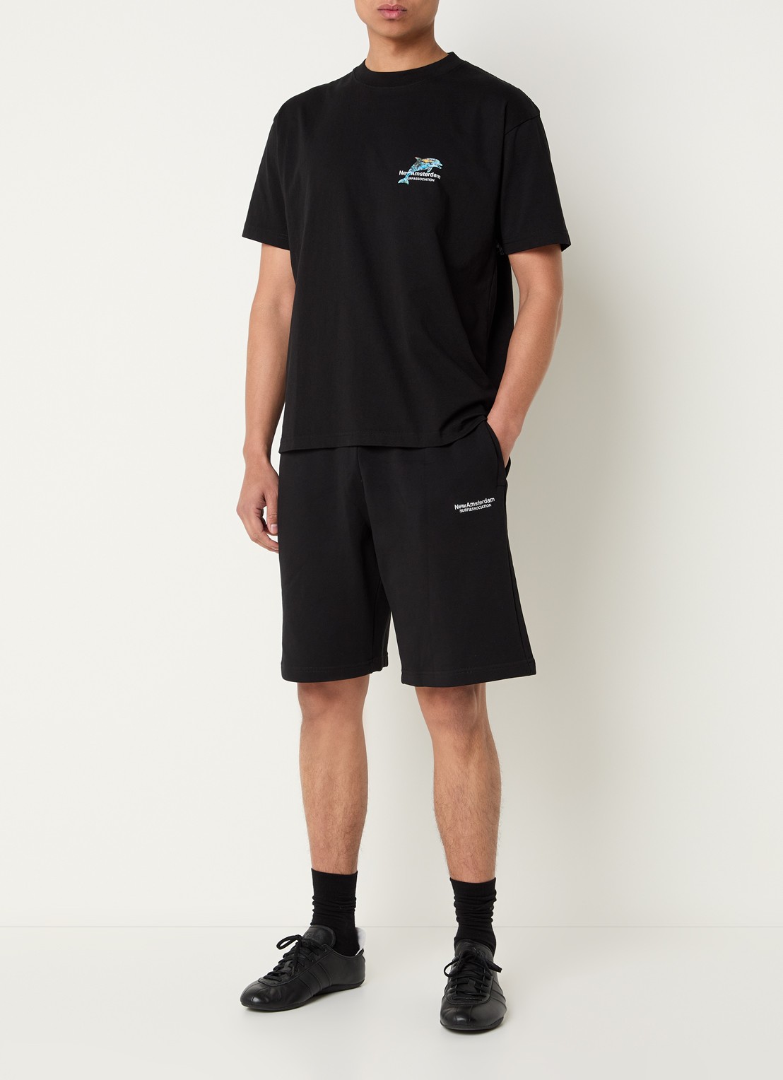 New Amsterdam Surf Association Loose fit korte joggingbroek met logo - voorkant 3 zwart