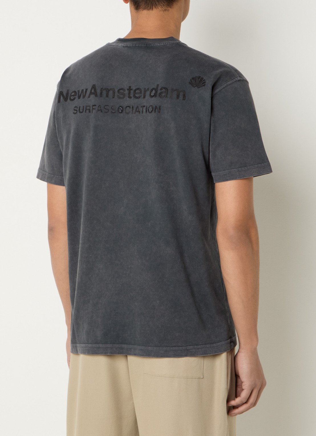 New Amsterdam Surf Association T-shirt met logo- en backprint - detail 4 antraciet