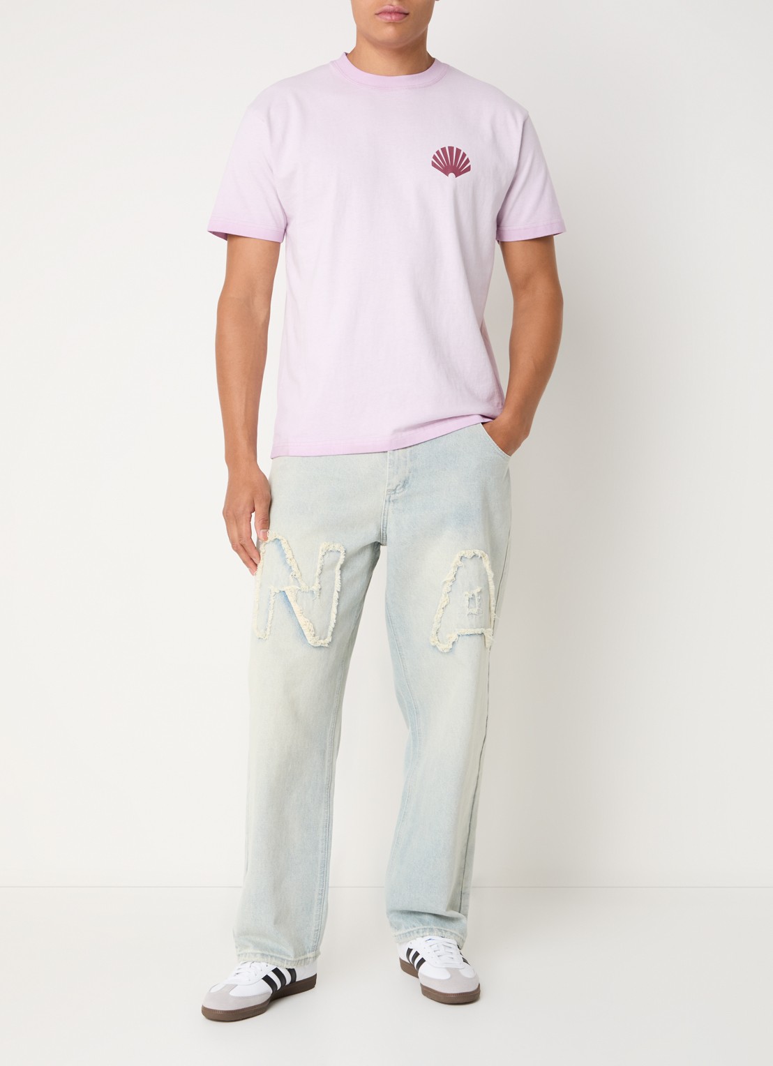 New Amsterdam Surf Association T-shirt met logo- en backprint - voorkant 3 lichtpaars