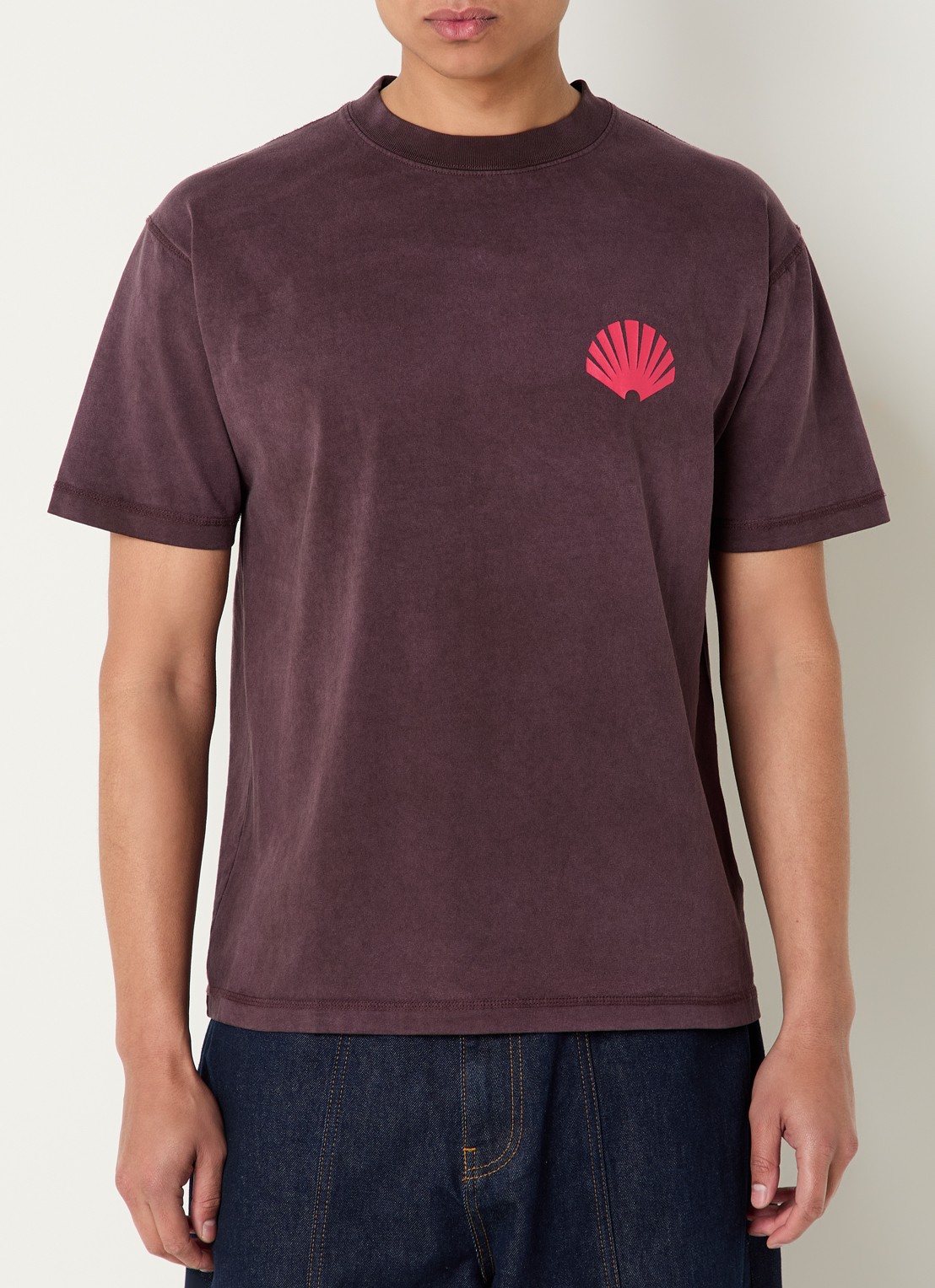 New Amsterdam Surf Association T-shirt met logo- en backprint - achterkant aubergine