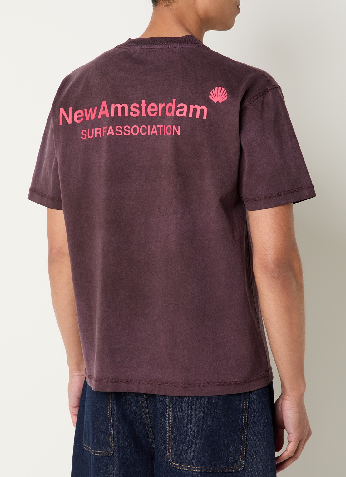 New Amsterdam Surf Association T-shirt met logo- en backprint - detail 4 aubergine