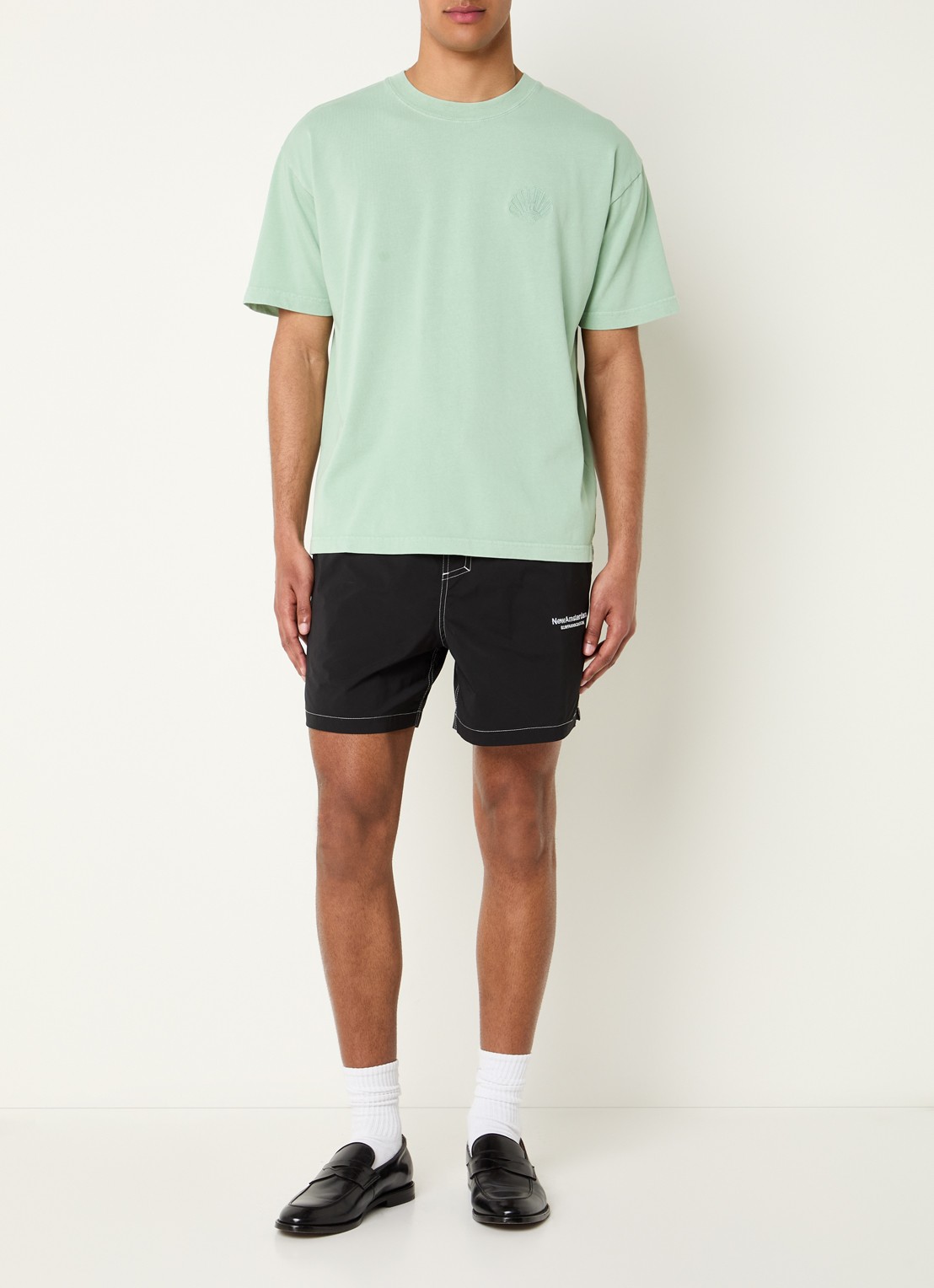 New Amsterdam Surf Association T-shirt met logoborduring - voorkant 2 groen