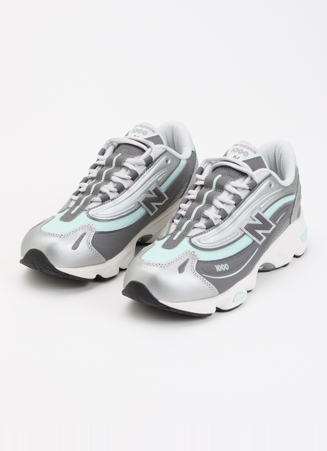 New Balance 1000 sneaker met mesh details - voorkant 2 grijs
