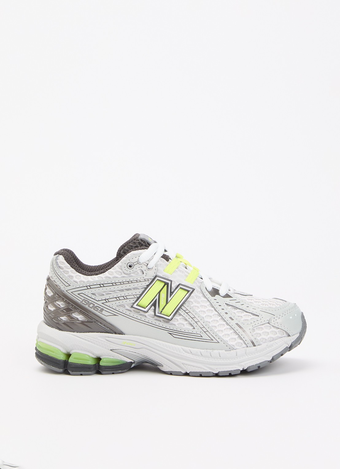 New Balance 1906 sneaker met mesh details - voorkant zwart